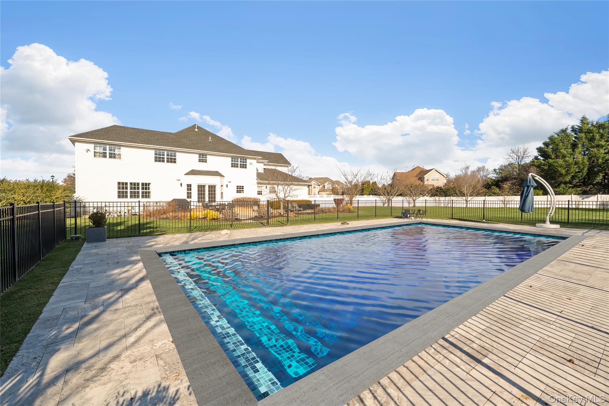 2 Holly Court