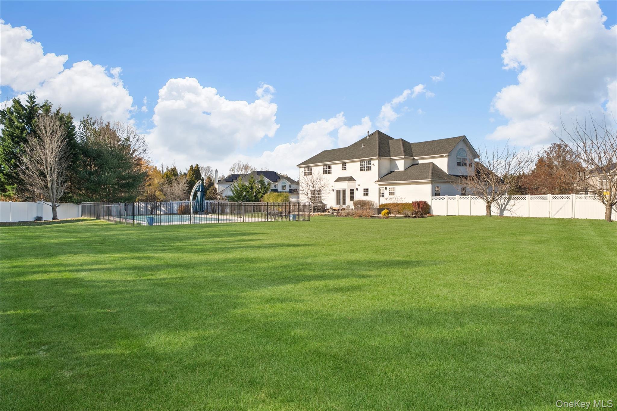 2 Holly Court