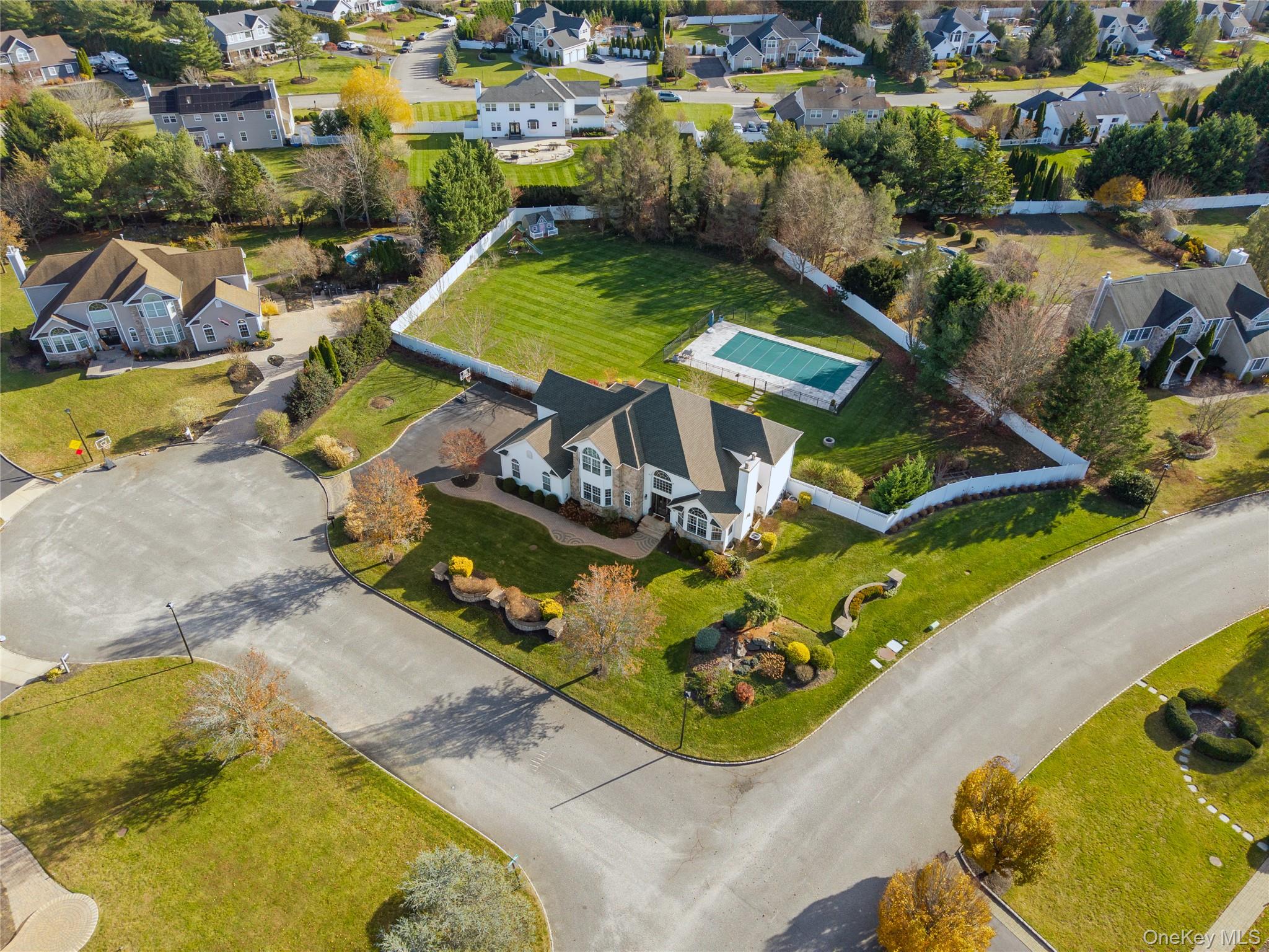 2 Holly Court