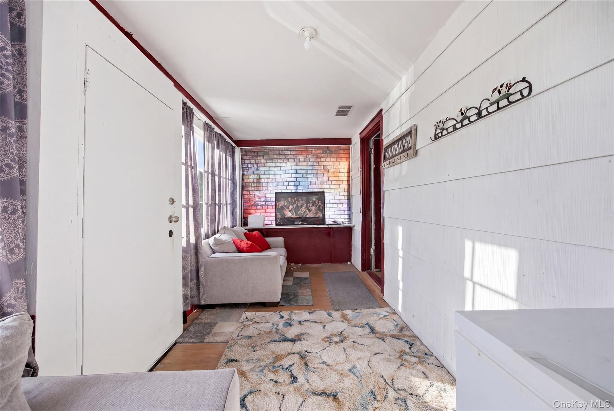 25 Lamport Avenue