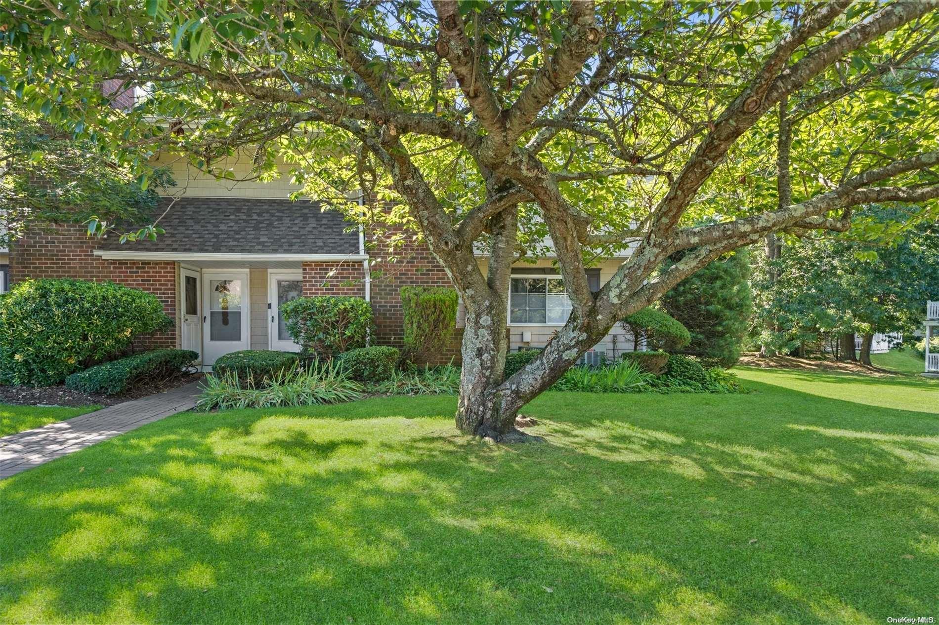 265 Lake Pointe Cir. Unit: 265