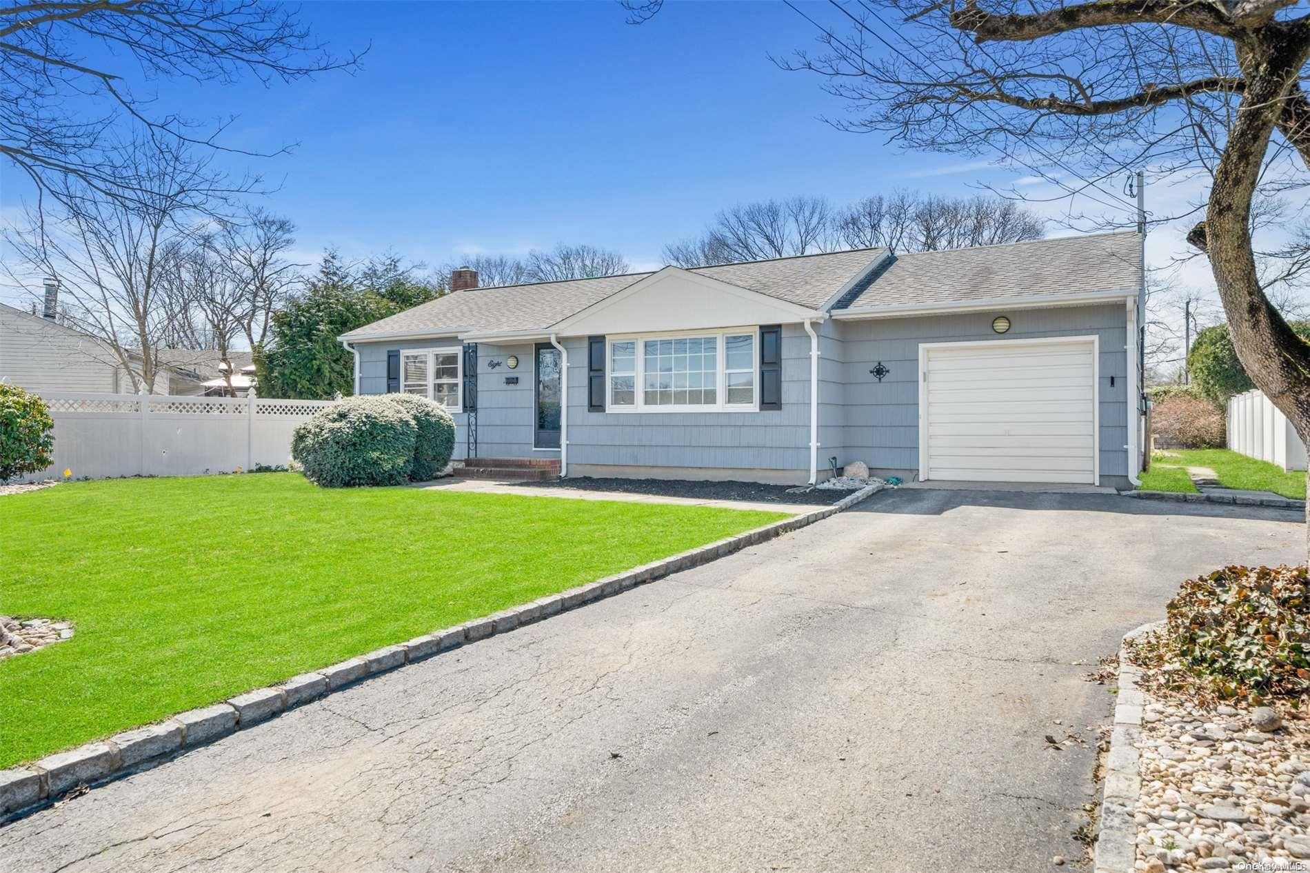 8 Ellington Drive
