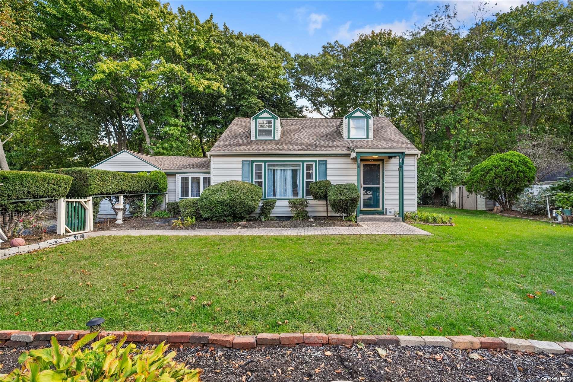 77 Groveland Park Boulevard