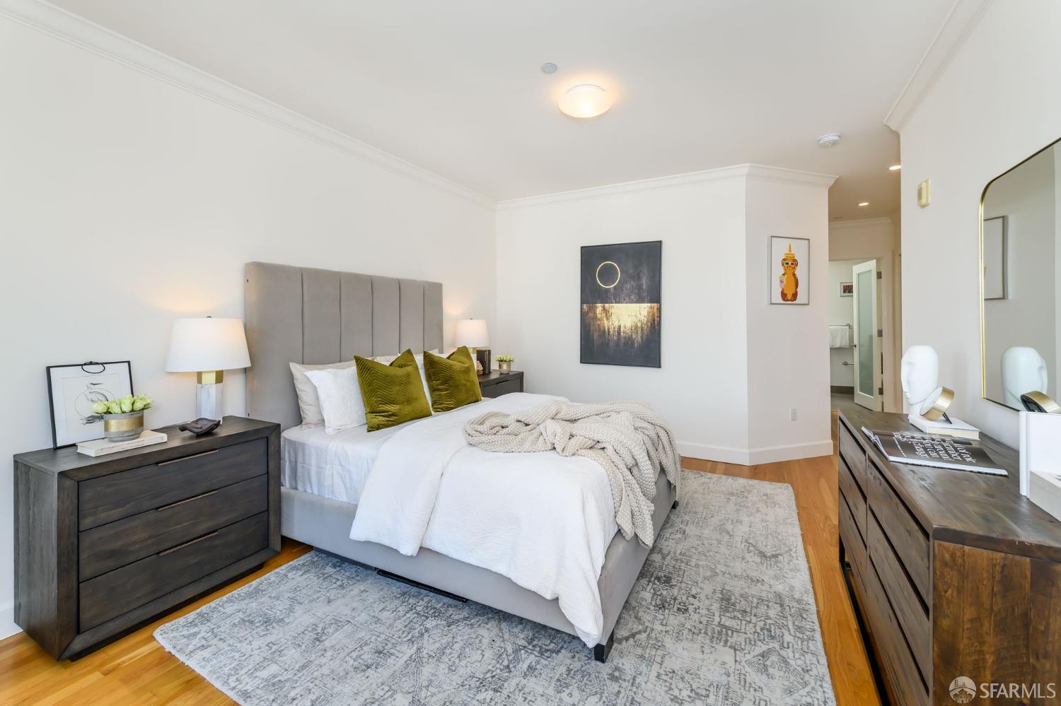 939 Jackson Street Unit: 301