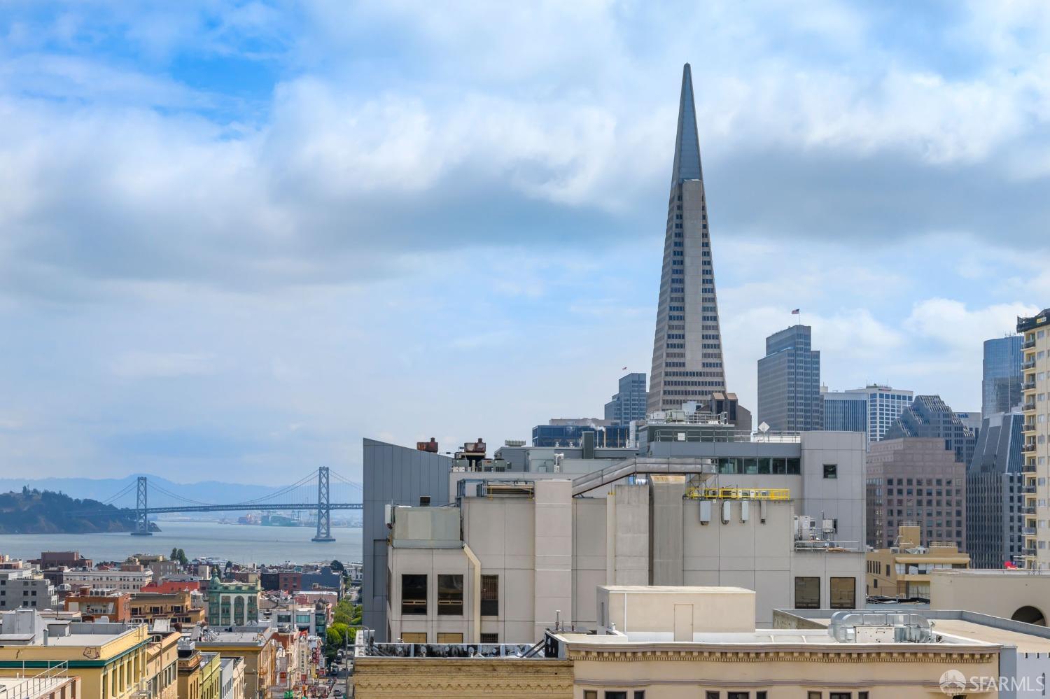 939 Jackson Street Unit: 301