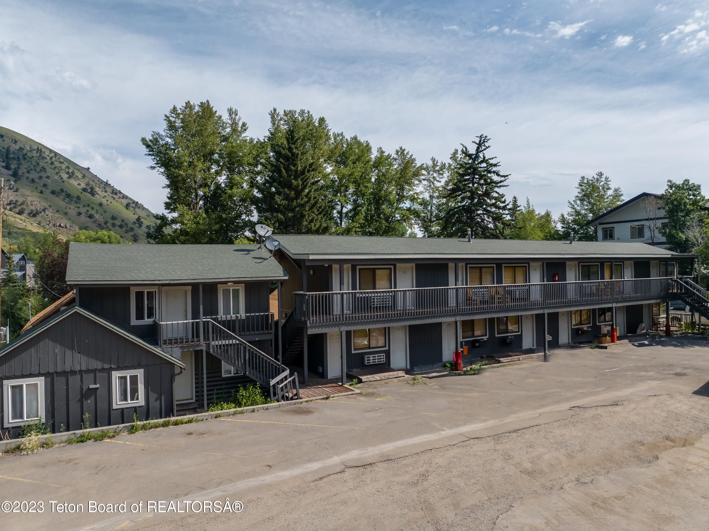 245 & 265 N MILLWARD Street