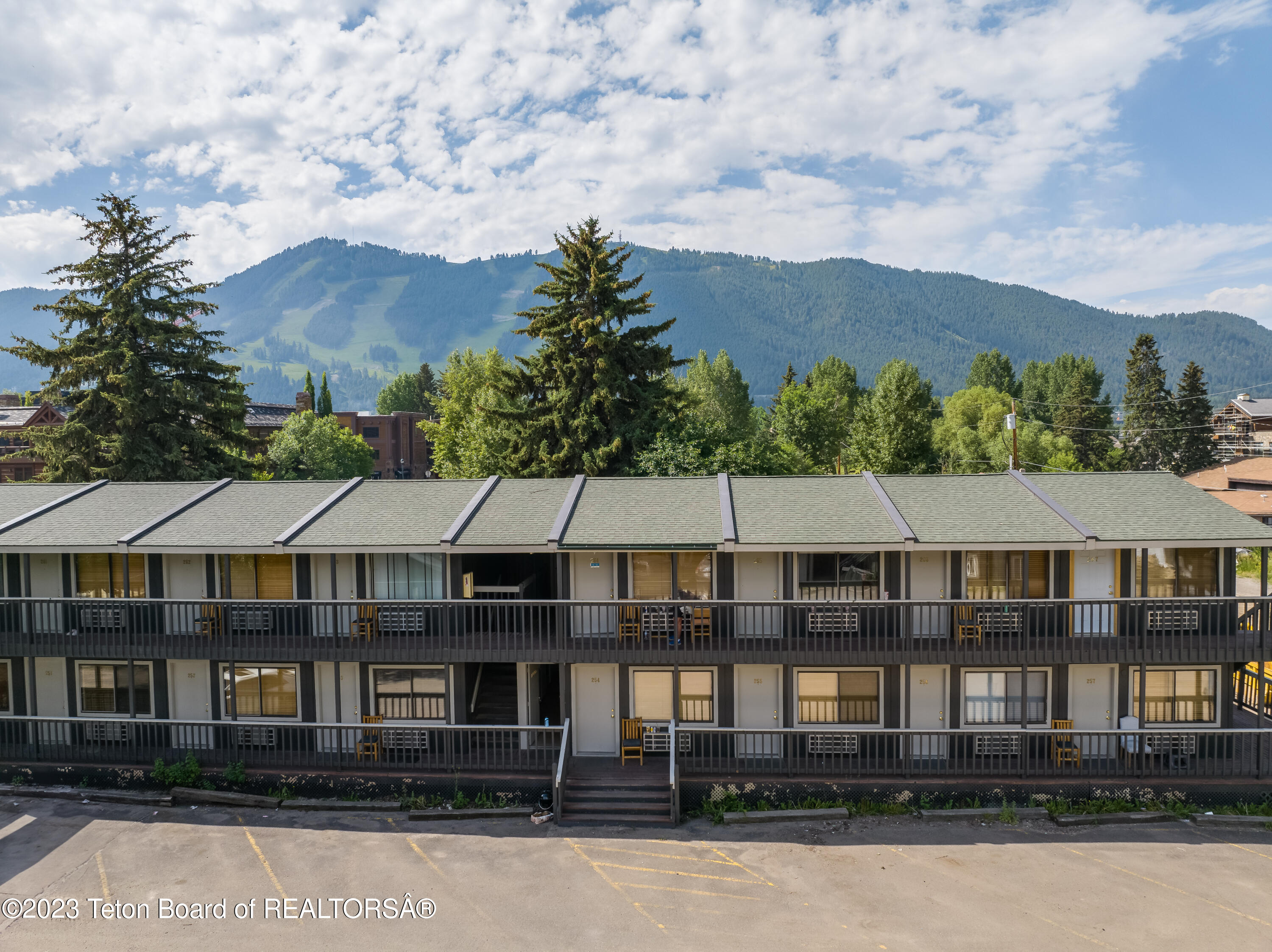 245 & 265 N MILLWARD Street