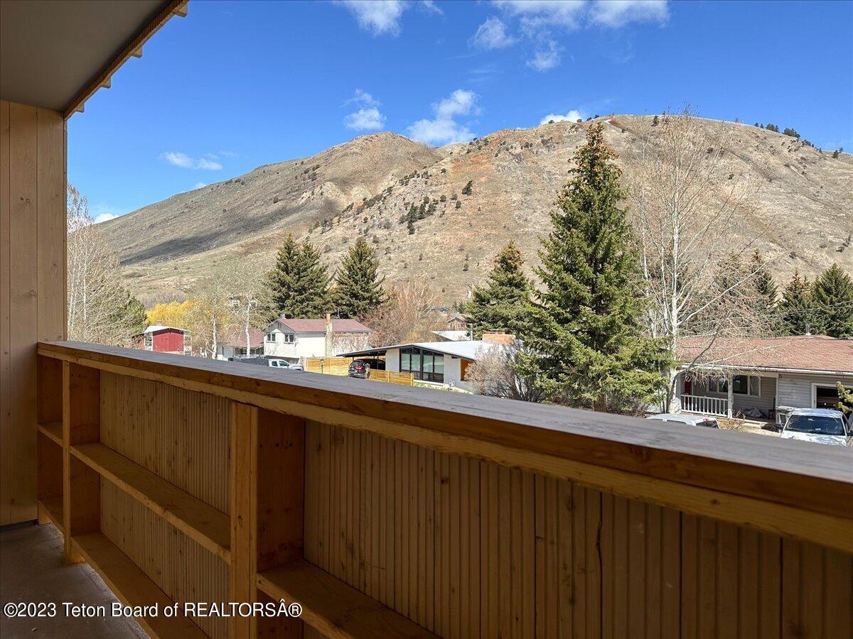 440 W KELLY Avenue, 4