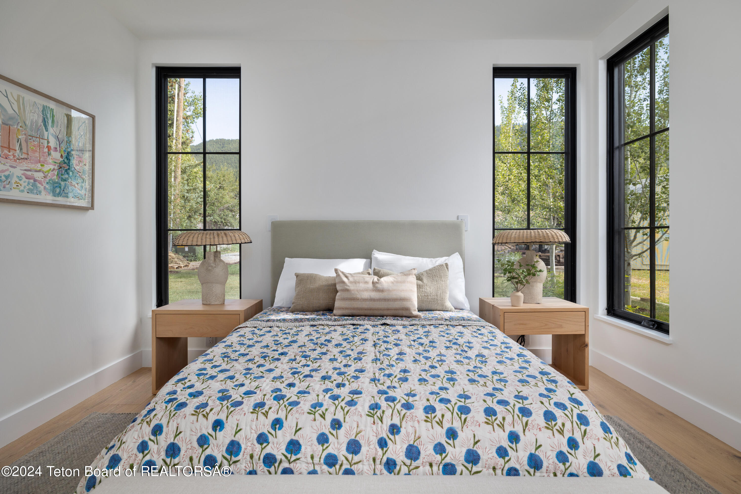 500 E SIMPSON Avenue