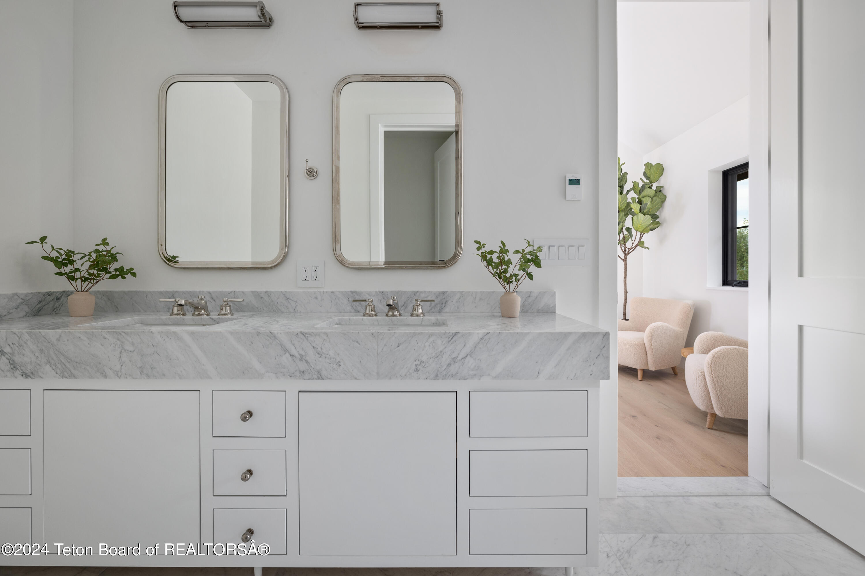 500 E SIMPSON Avenue