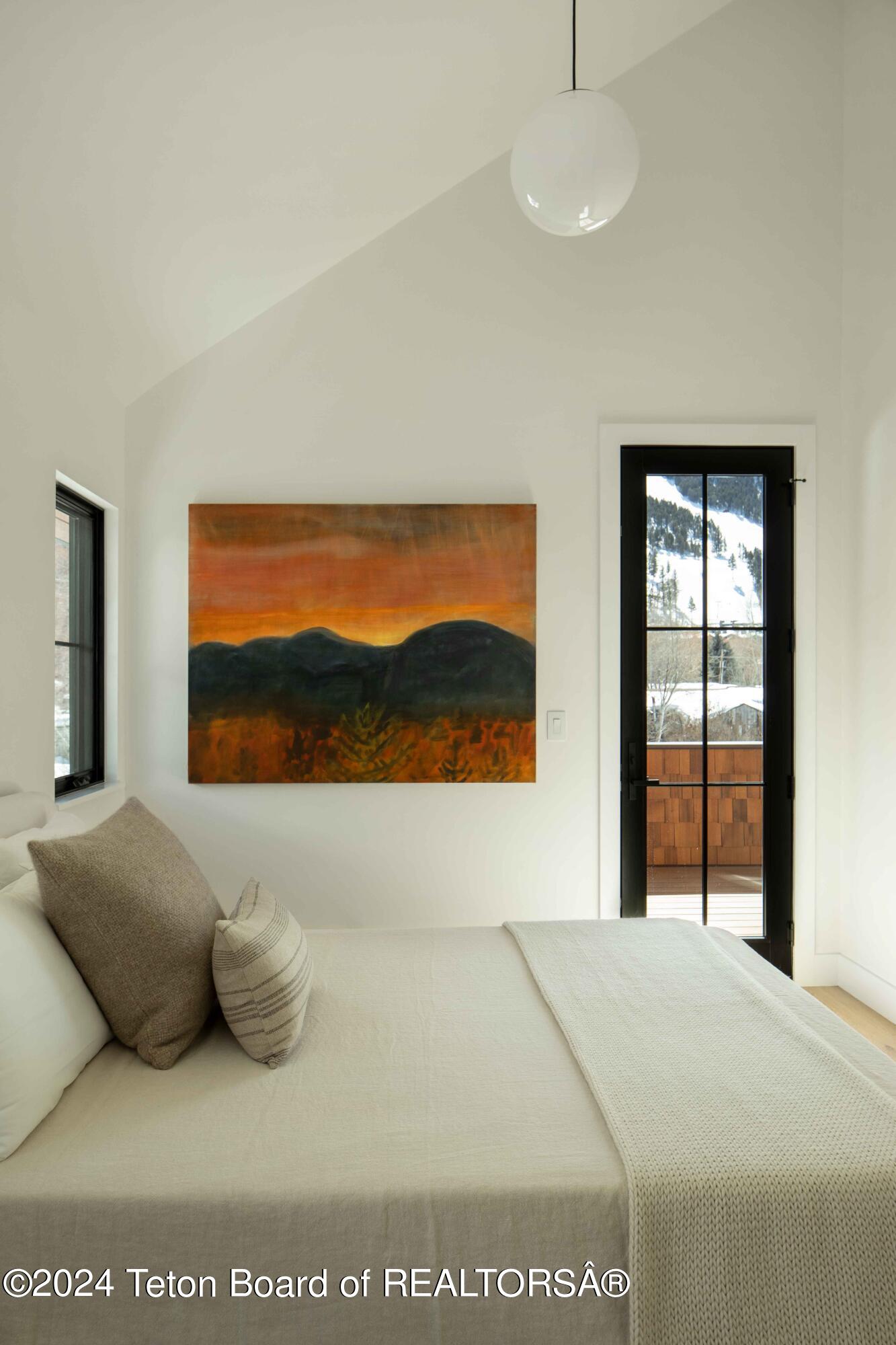 500 E SIMPSON Avenue