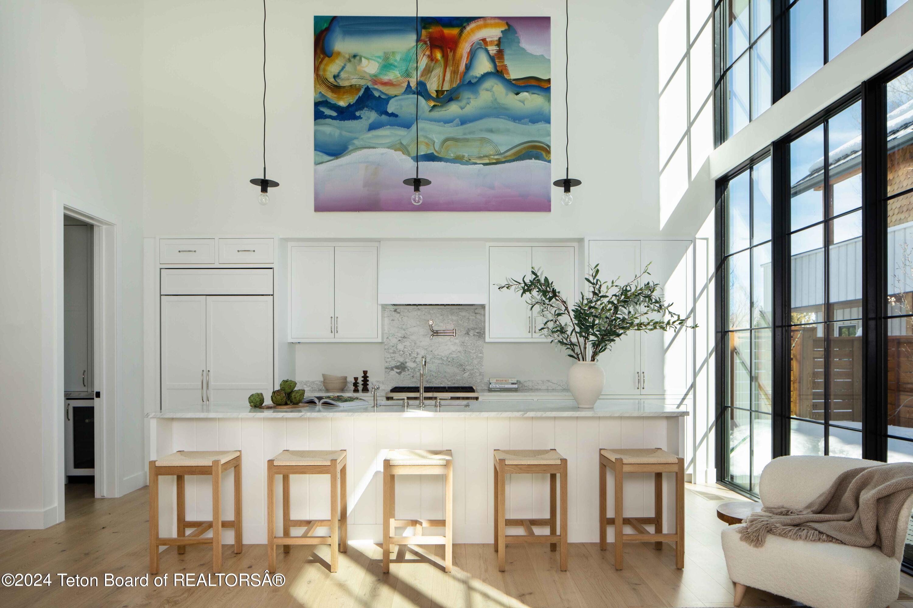 500 E SIMPSON Avenue