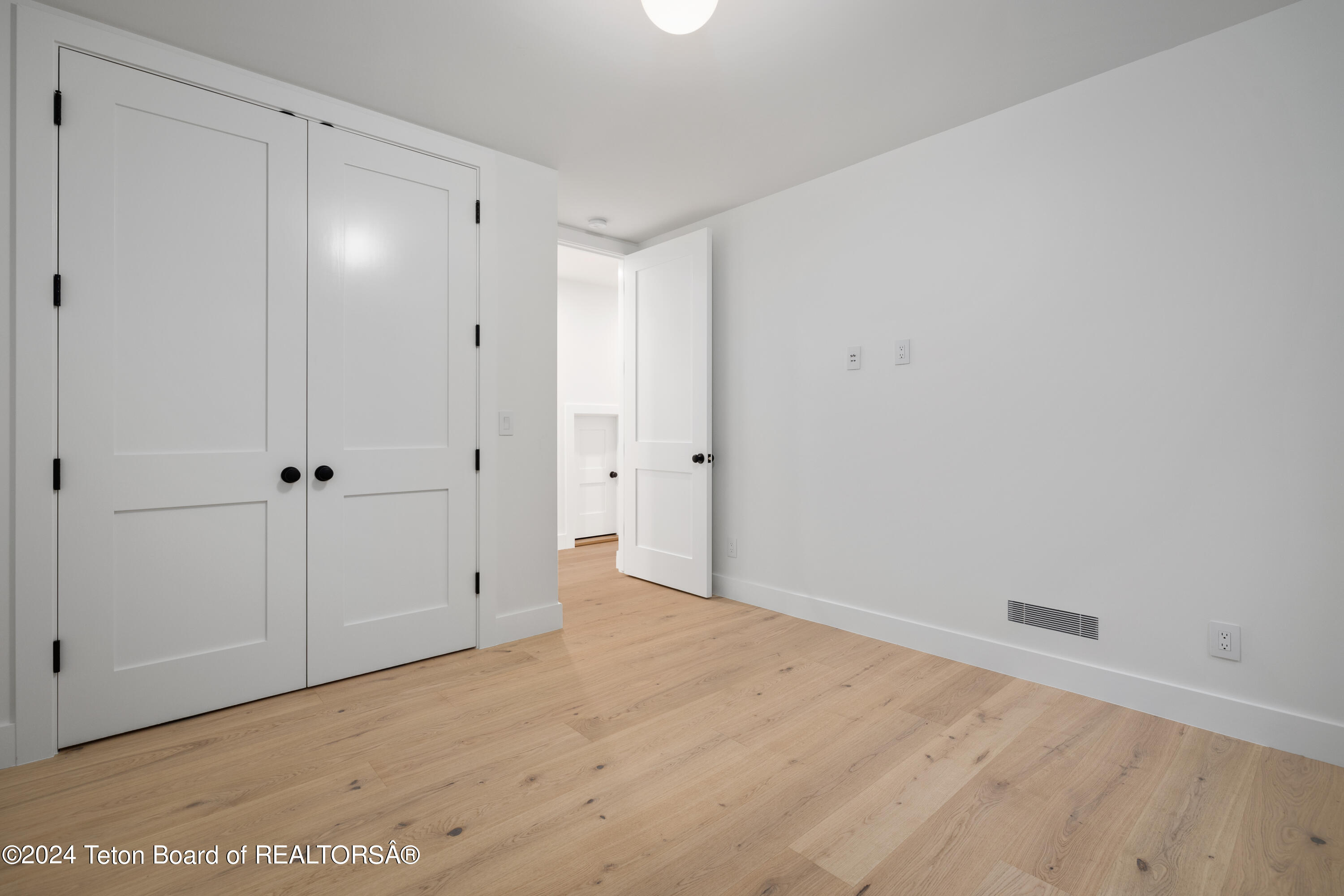 500 E SIMPSON Avenue