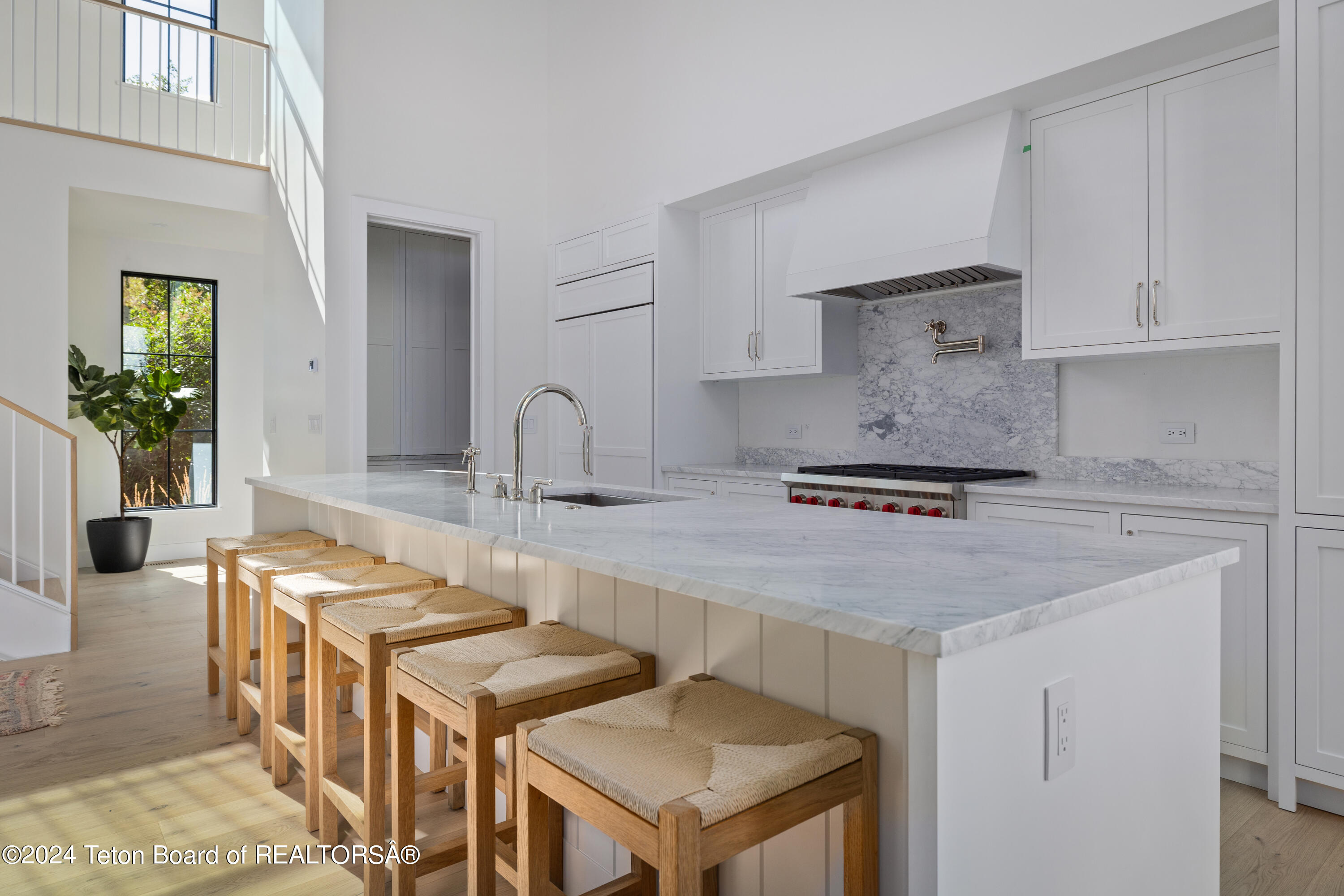 500 E SIMPSON Avenue