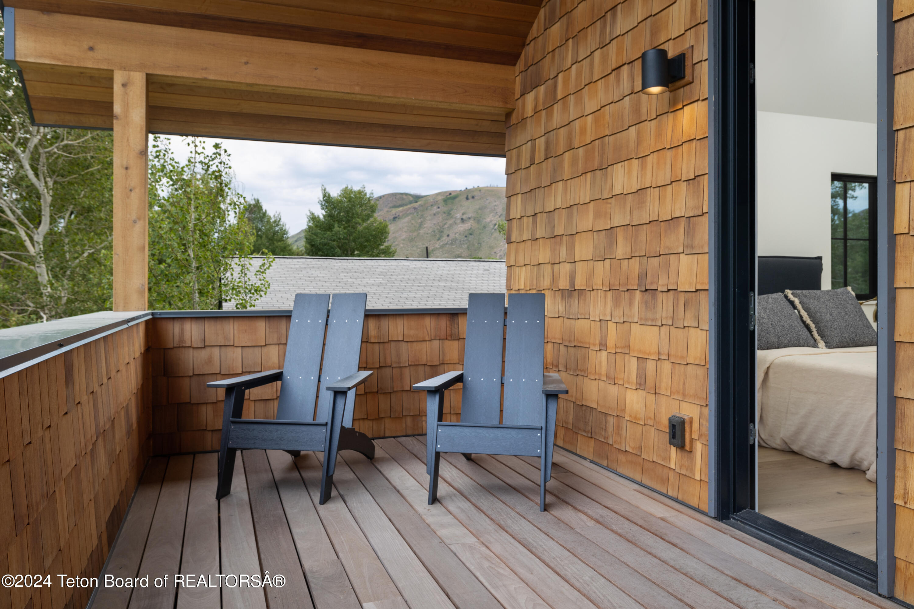 500 E SIMPSON Avenue