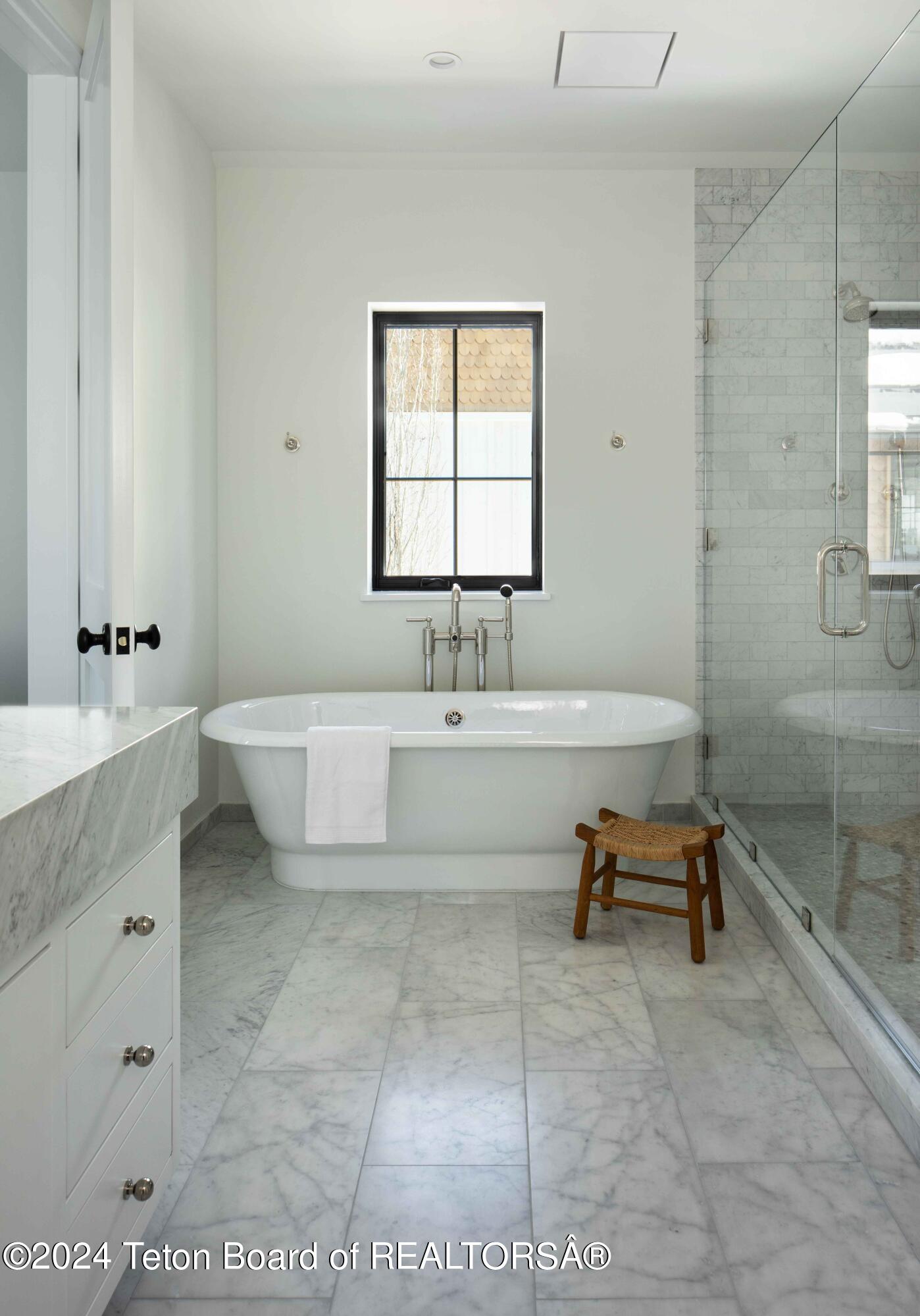 500 E SIMPSON Avenue