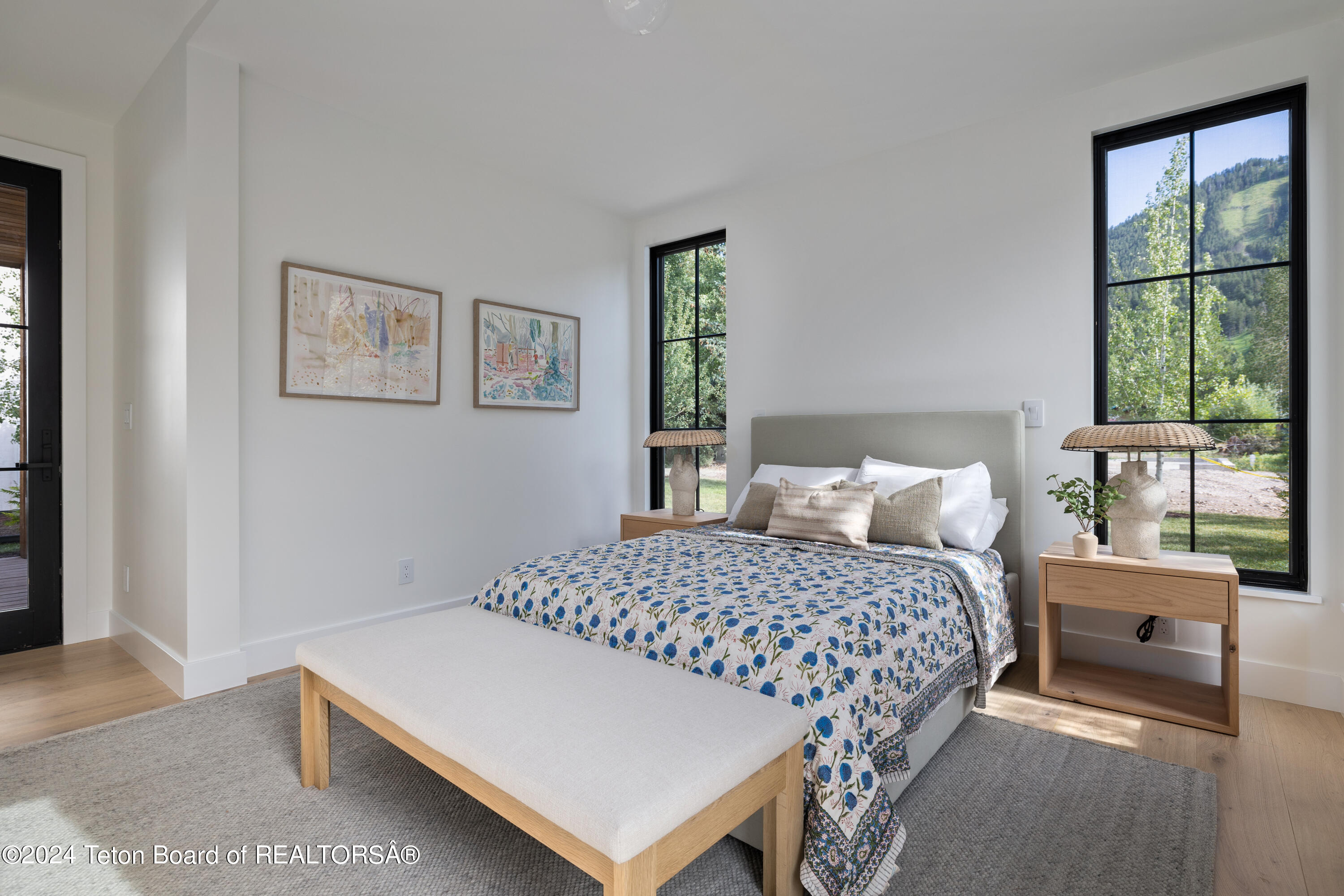 500 E SIMPSON Avenue