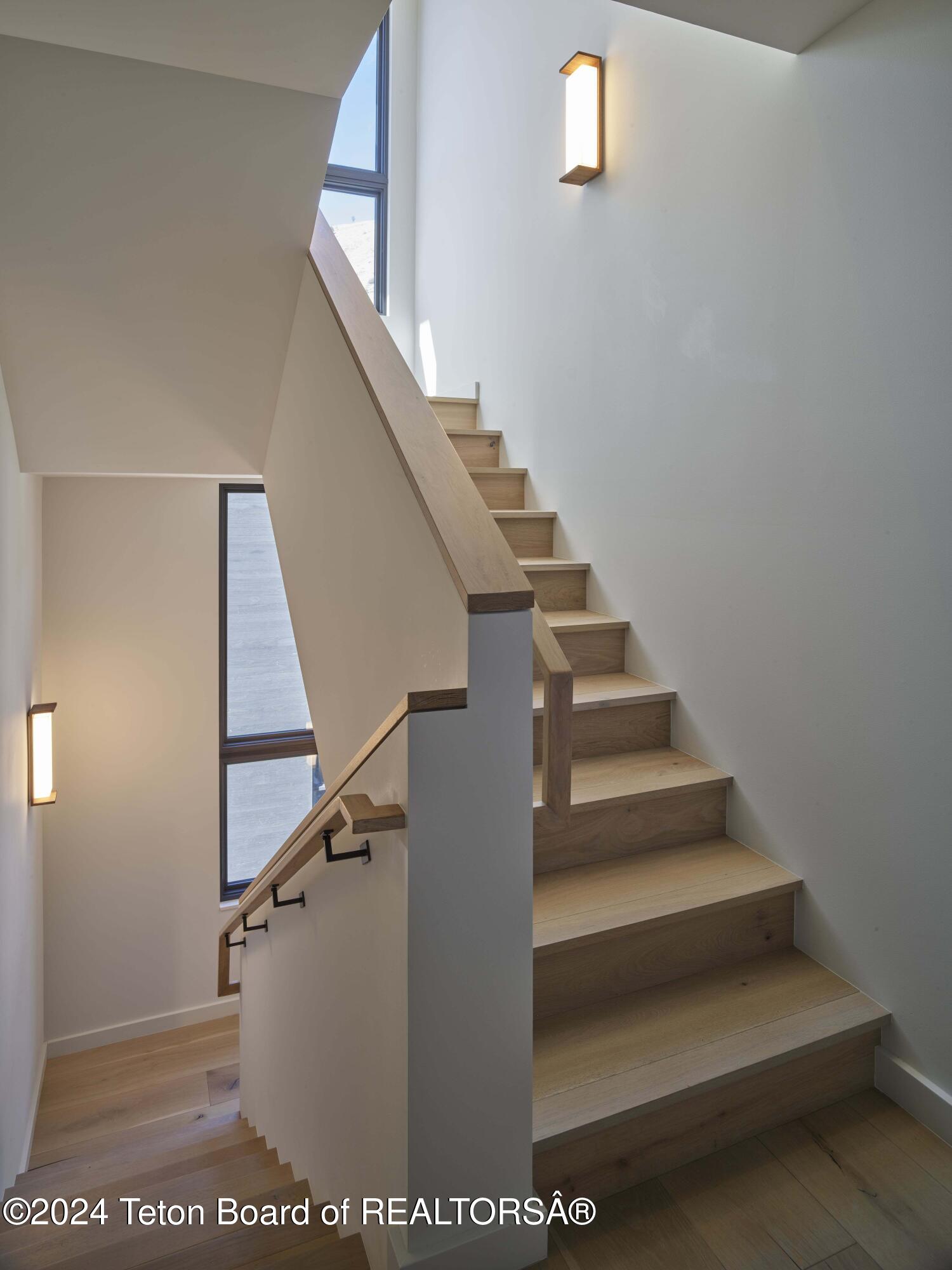 185 N GLENWOOD Street, 4