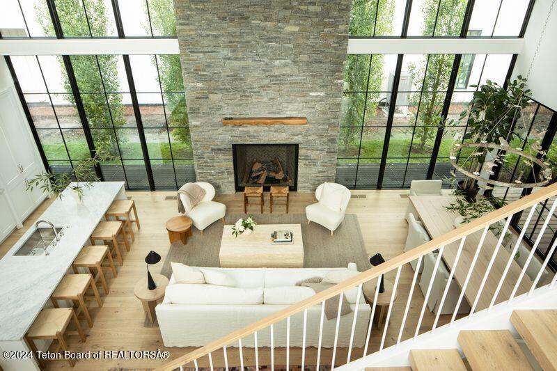 510 E SIMPSON Avenue