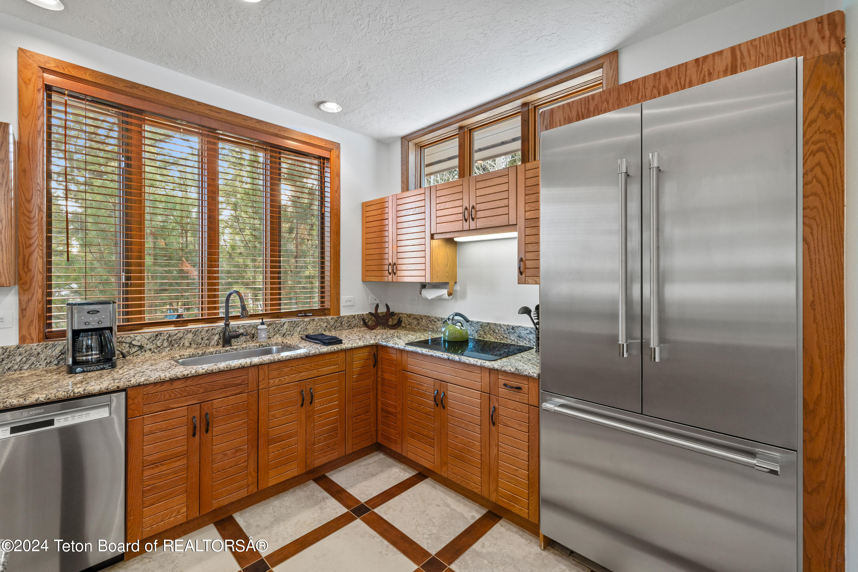 3527 W MCCOLLISTER Drive 4