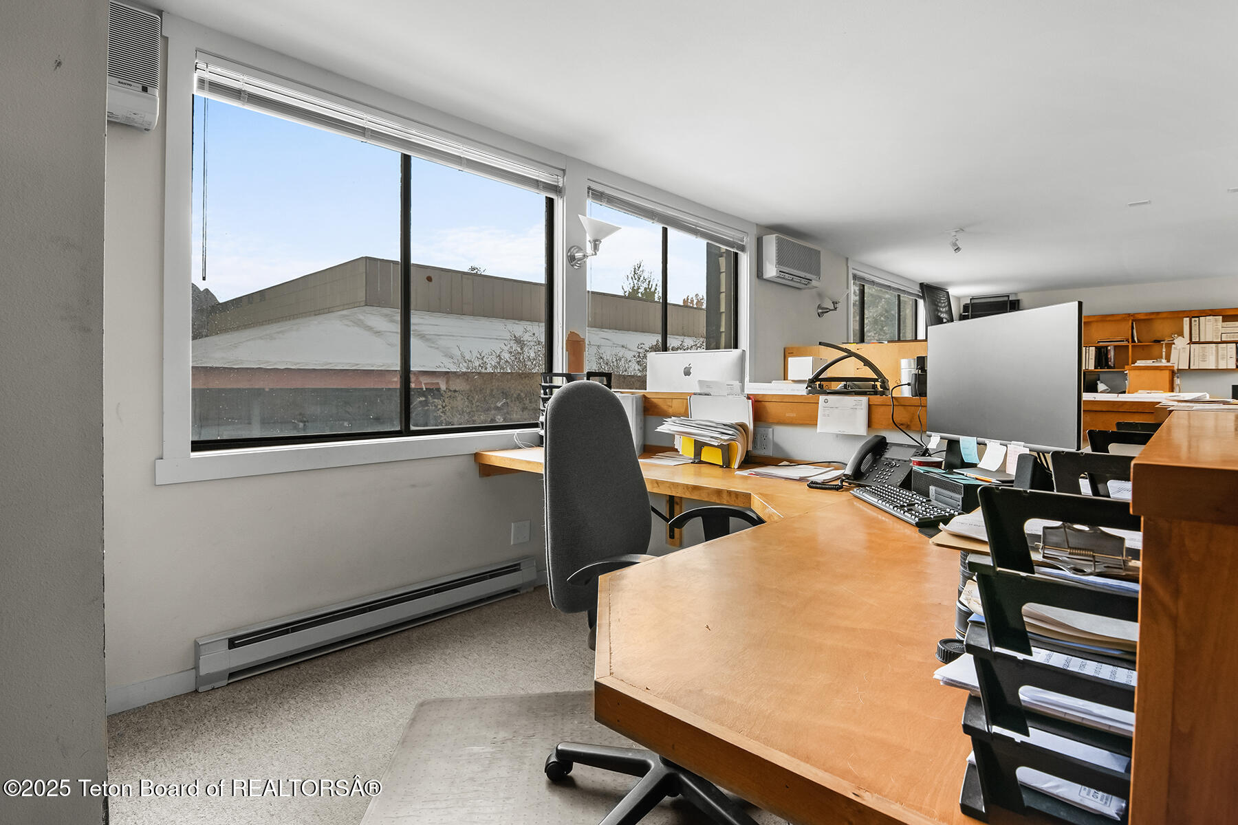 4020 W LAKE CREEK Drive