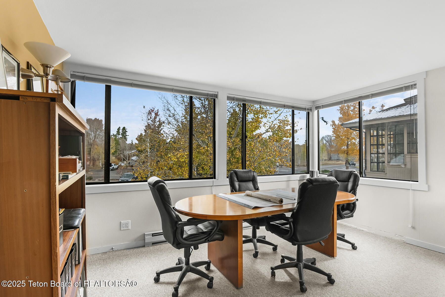 4020 W LAKE CREEK Drive