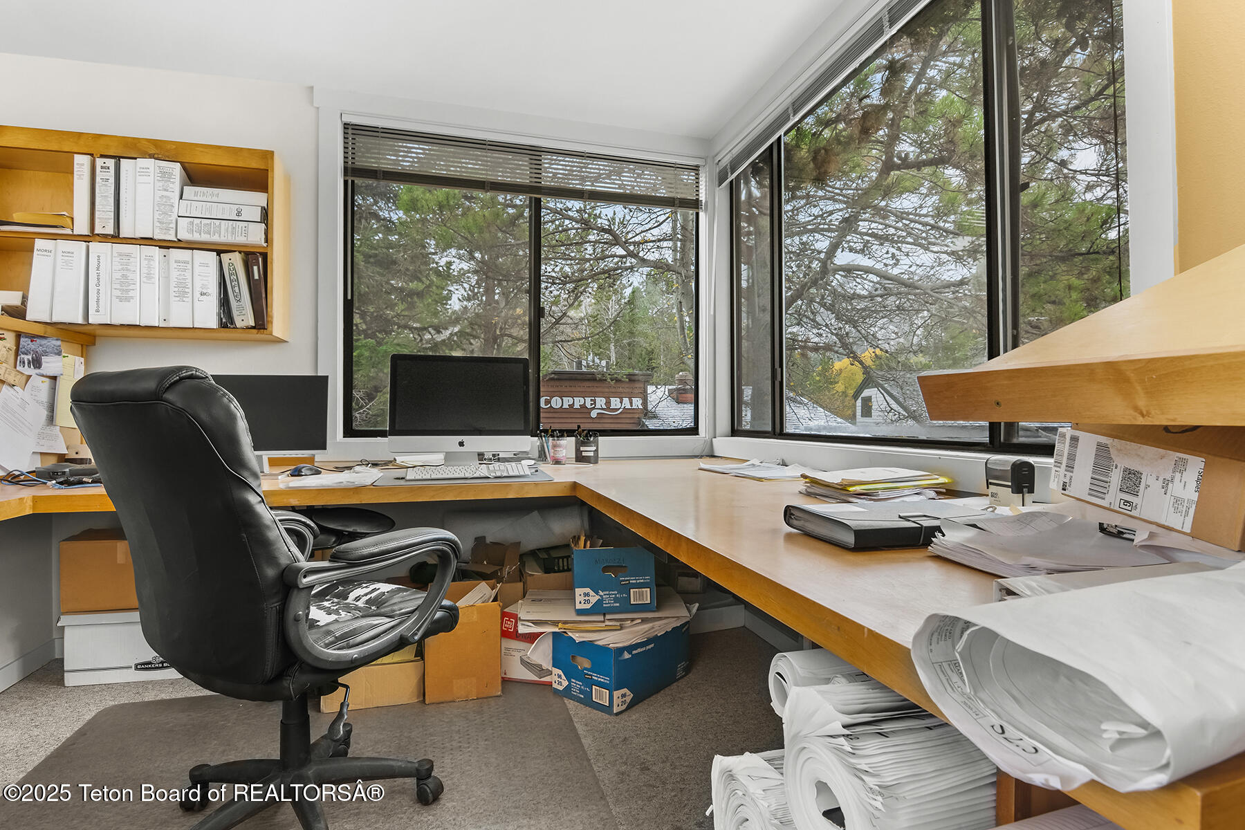 4020 W LAKE CREEK Drive