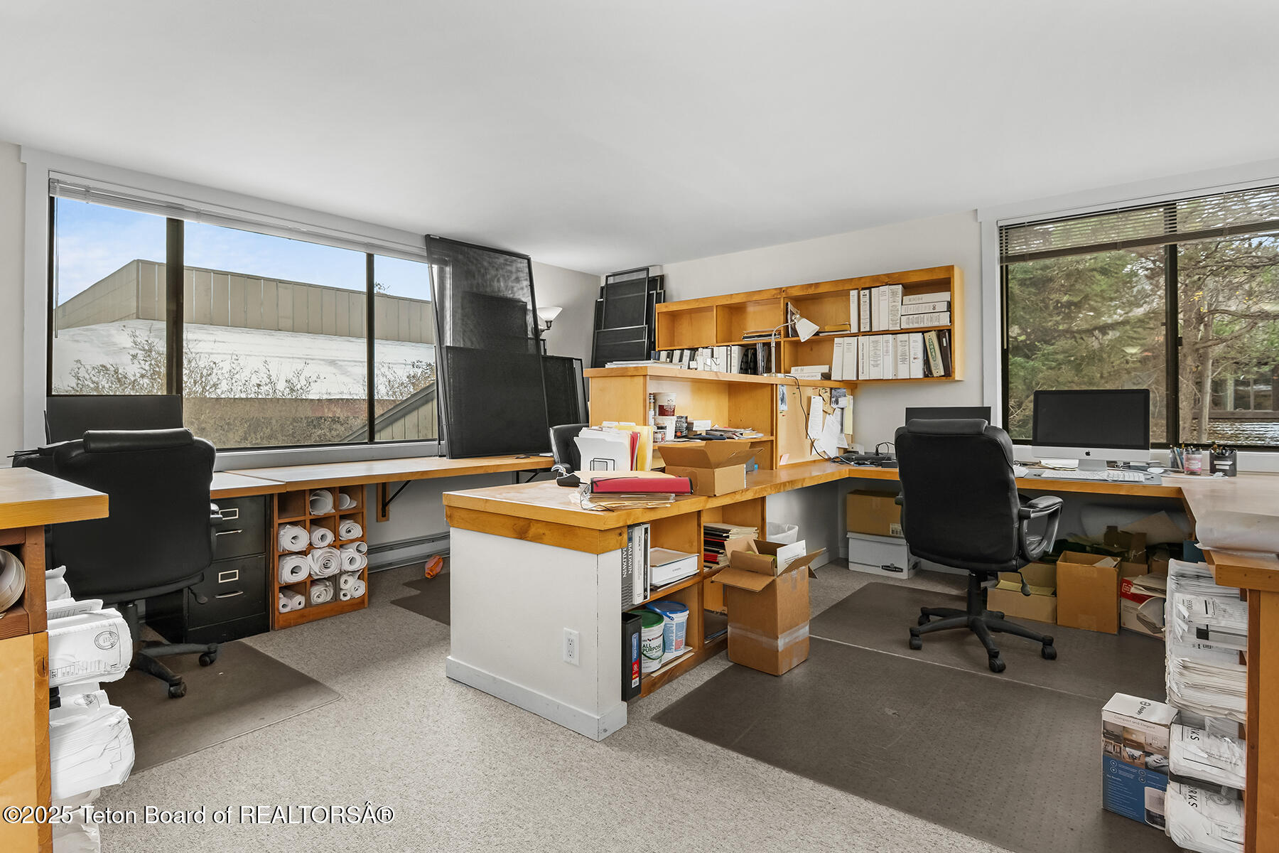 4020 W LAKE CREEK Drive