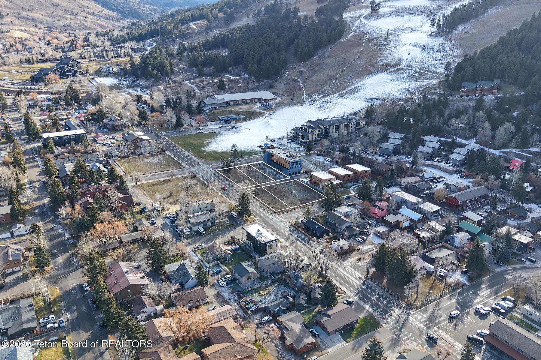 100 W SNOW KING Avenue