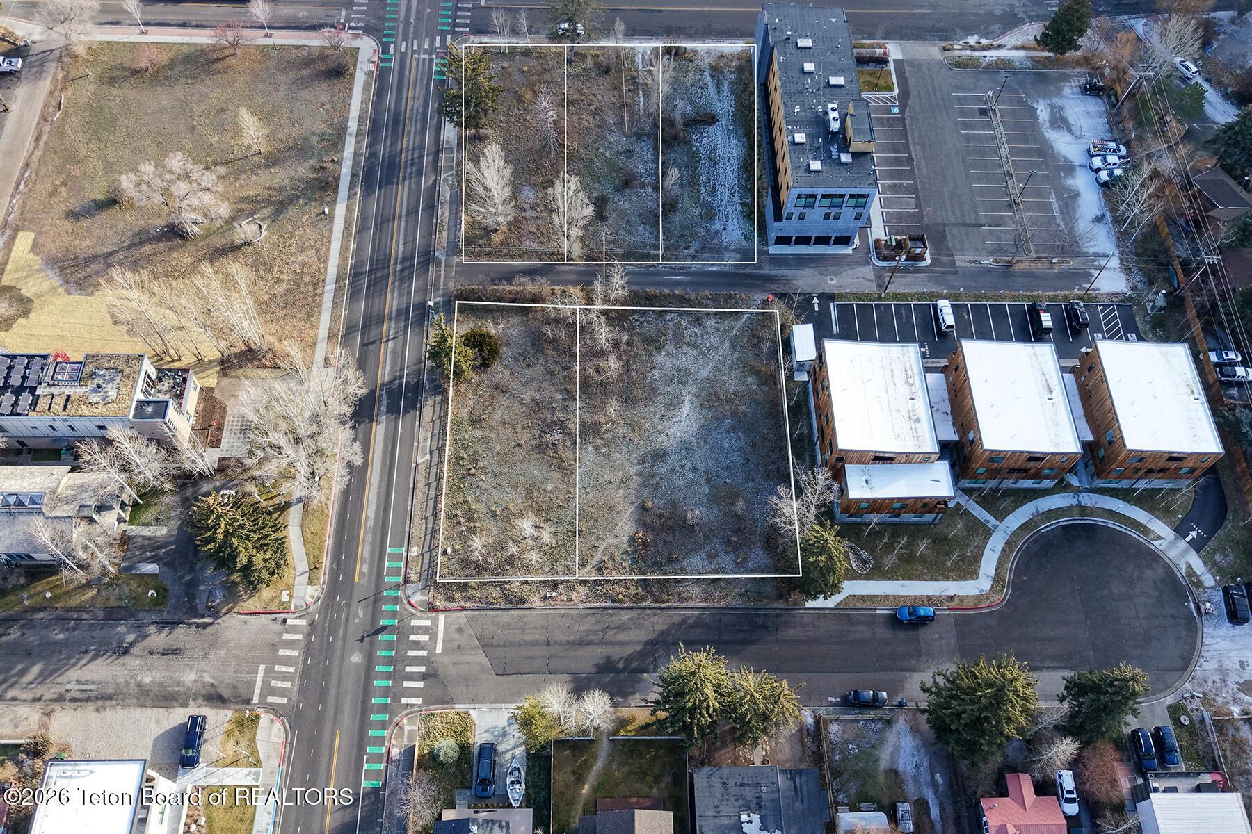 100 W SNOW KING Avenue