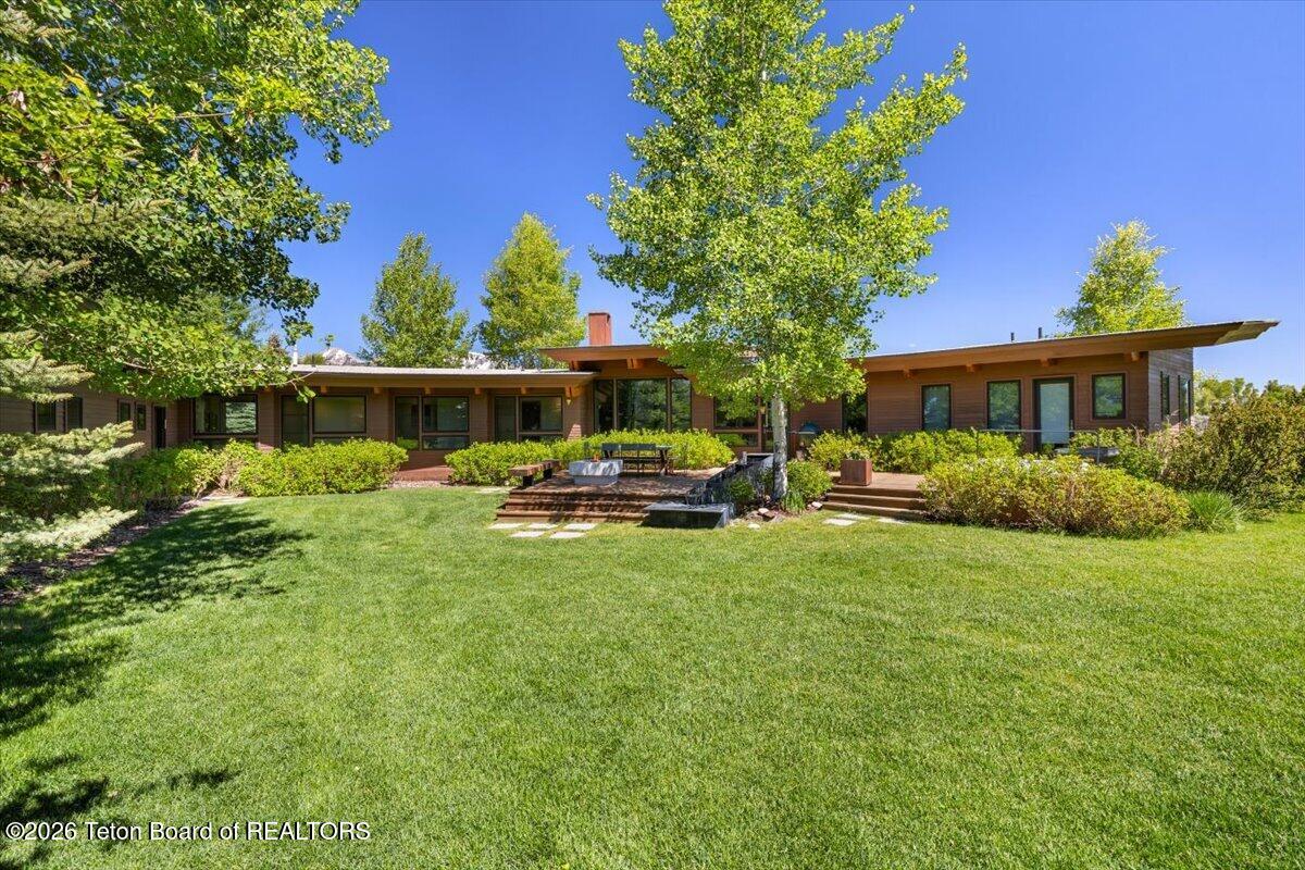 130 STINNETT Drive
