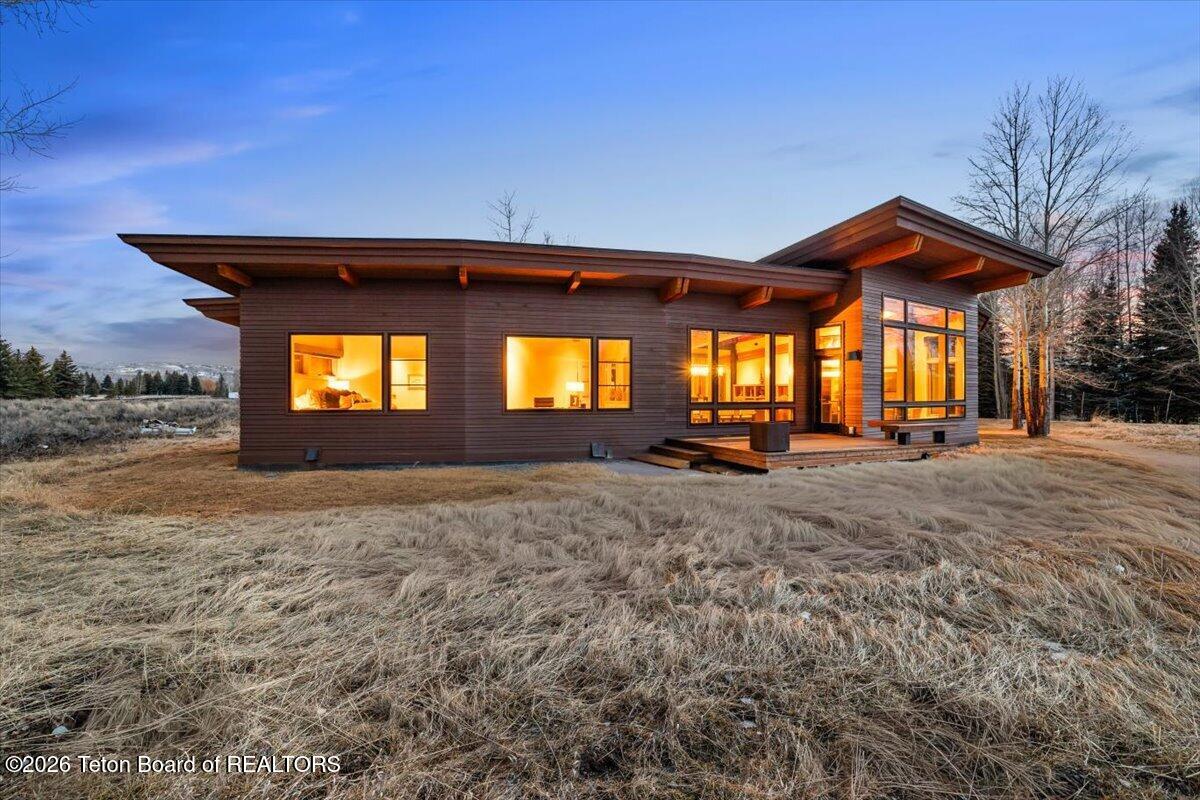 130 STINNETT Drive