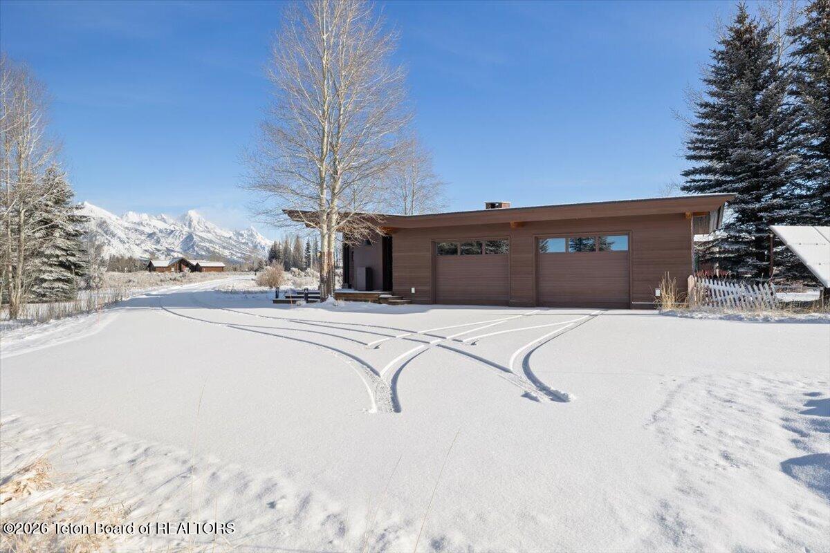 130 STINNETT Drive