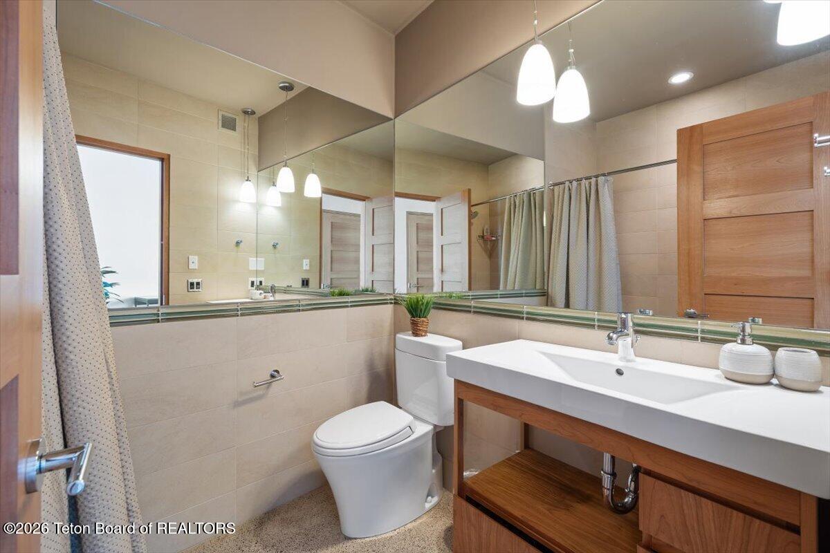 130 STINNETT Drive