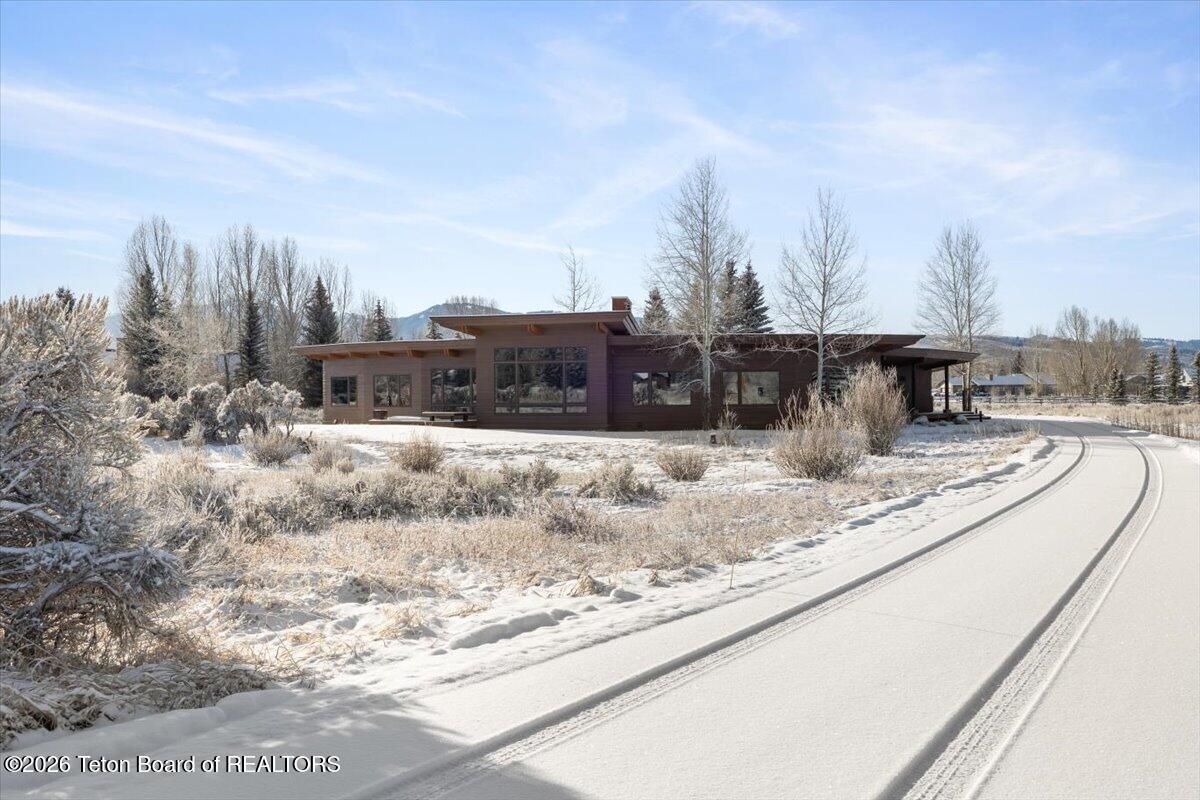 130 STINNETT Drive