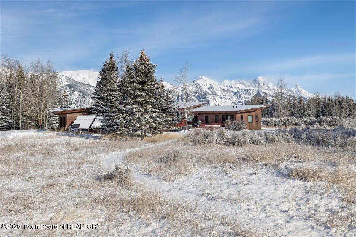130 STINNETT Drive