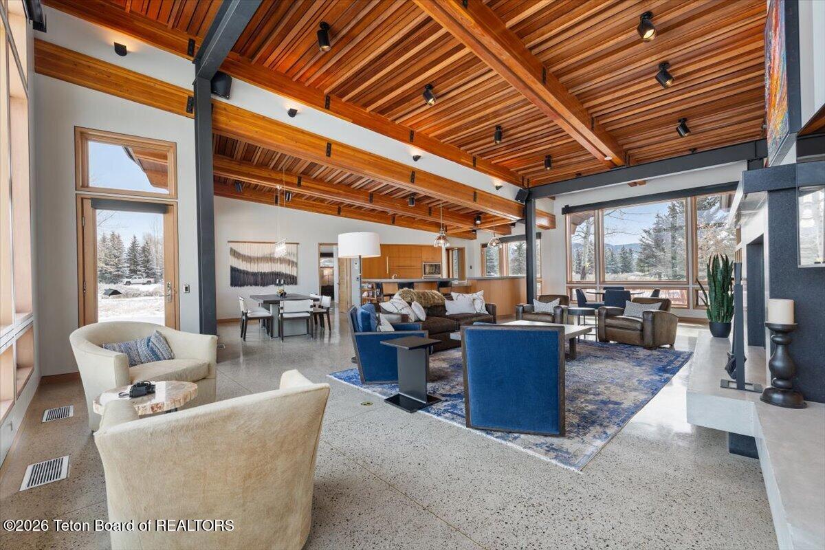 130 STINNETT Drive