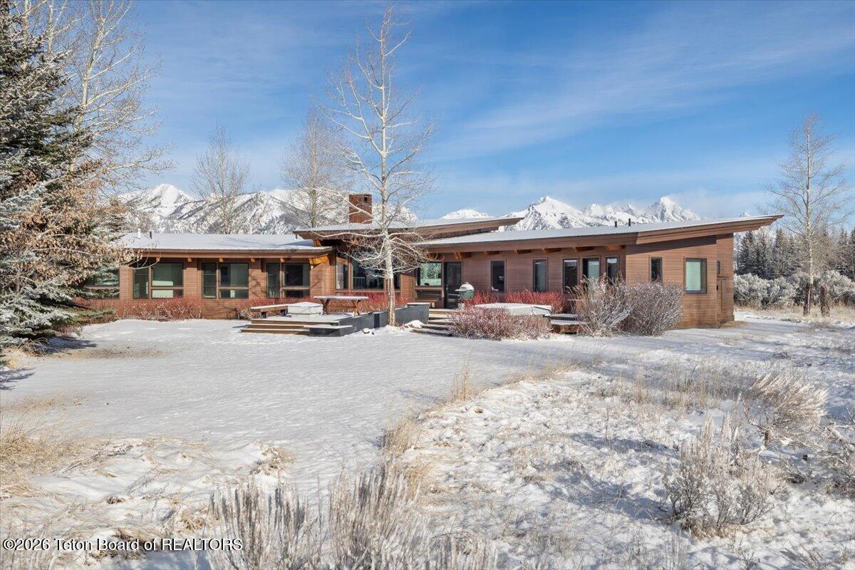 130 STINNETT Drive