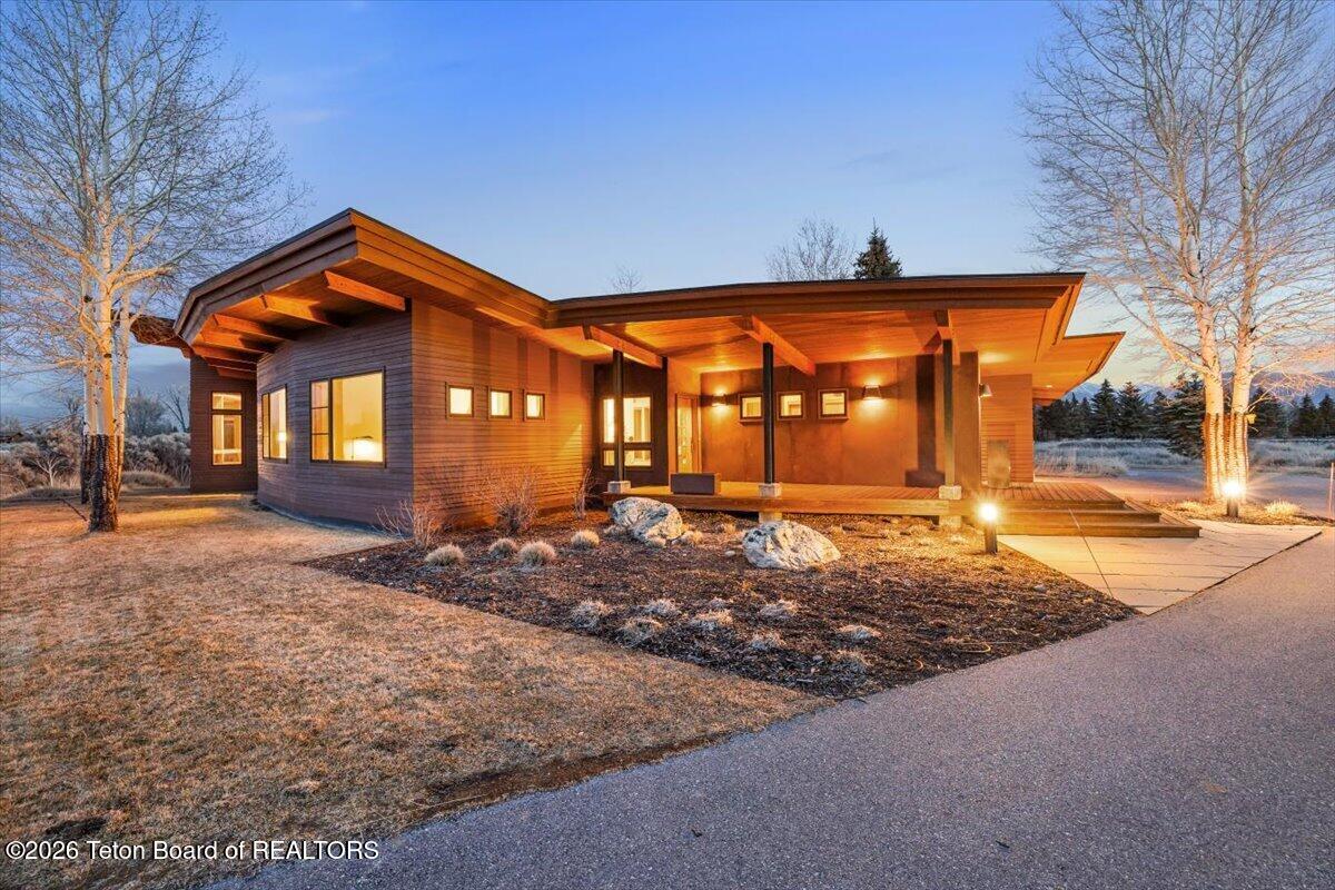 130 STINNETT Drive