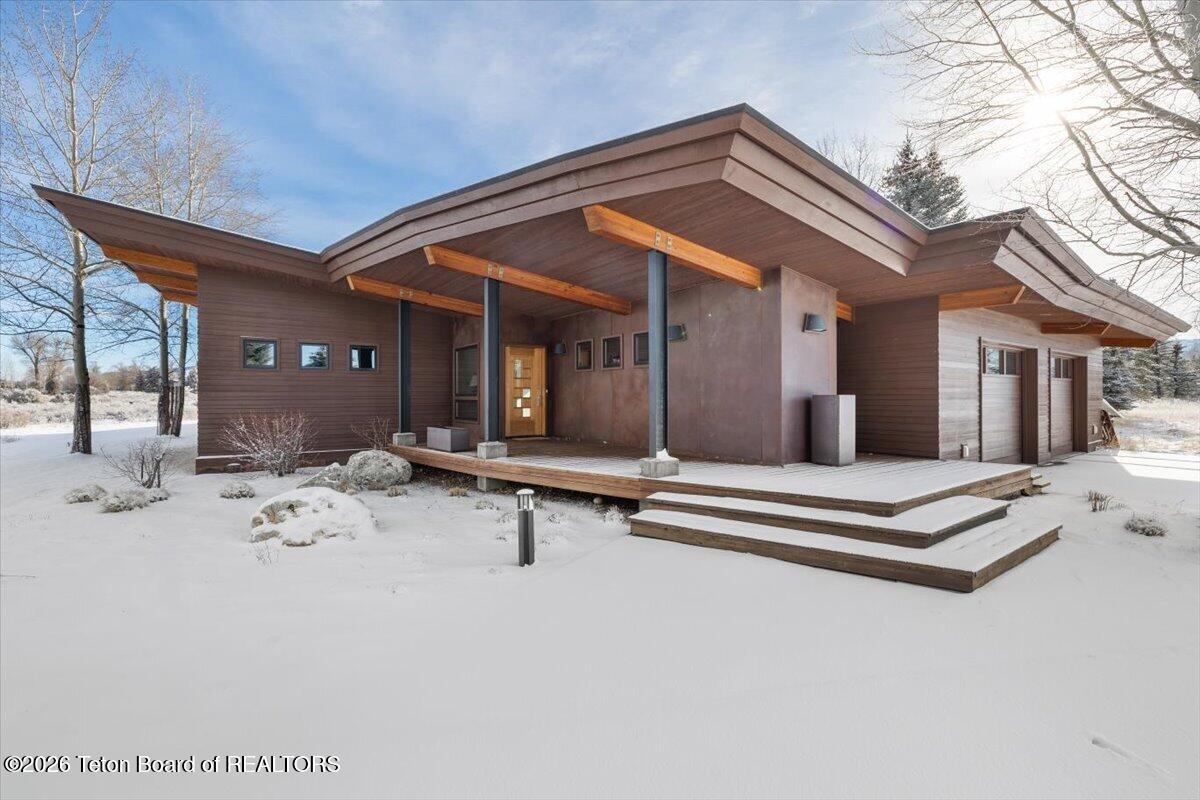 130 STINNETT Drive