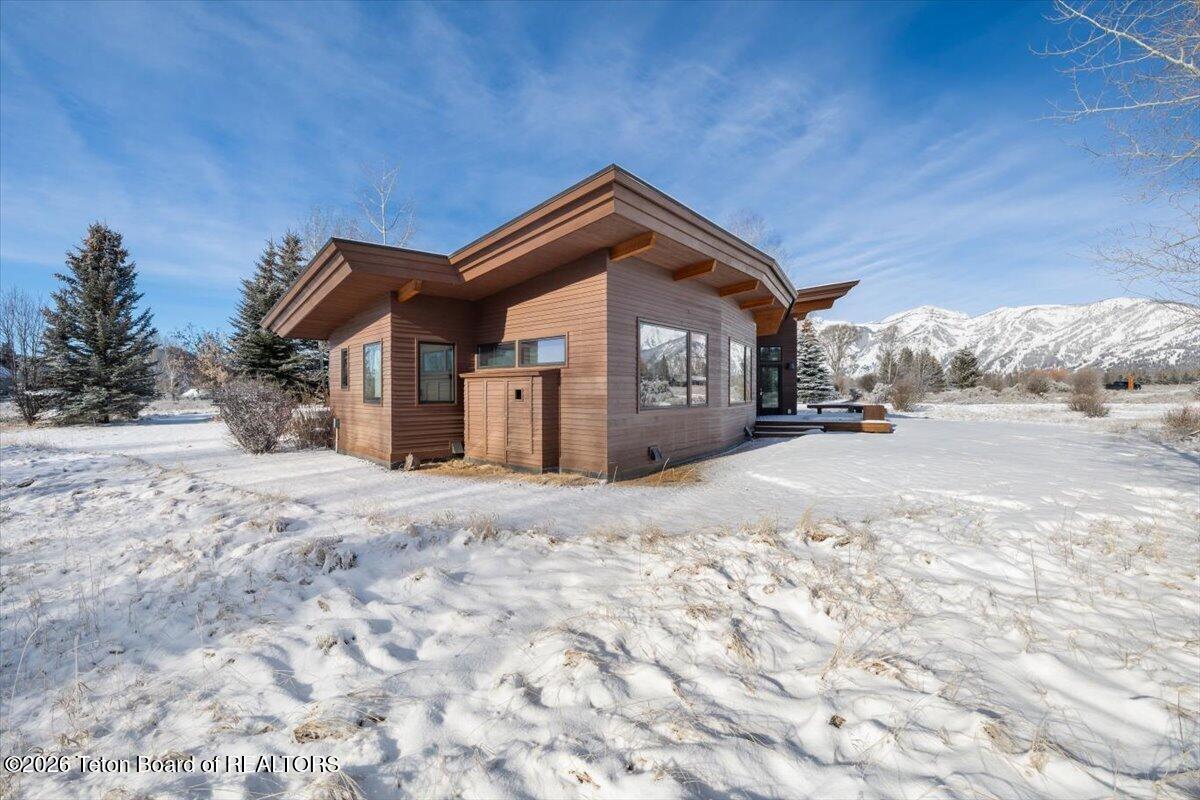 130 STINNETT Drive