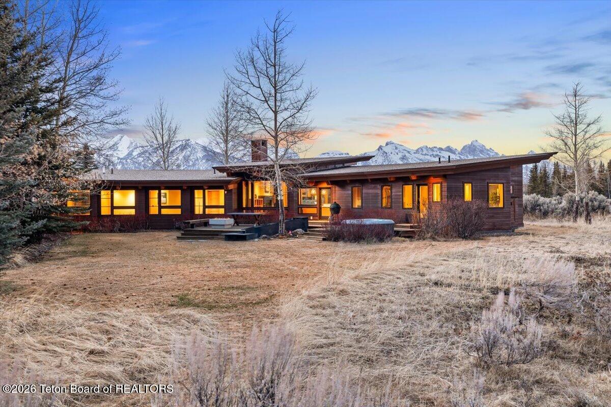 130 STINNETT Drive