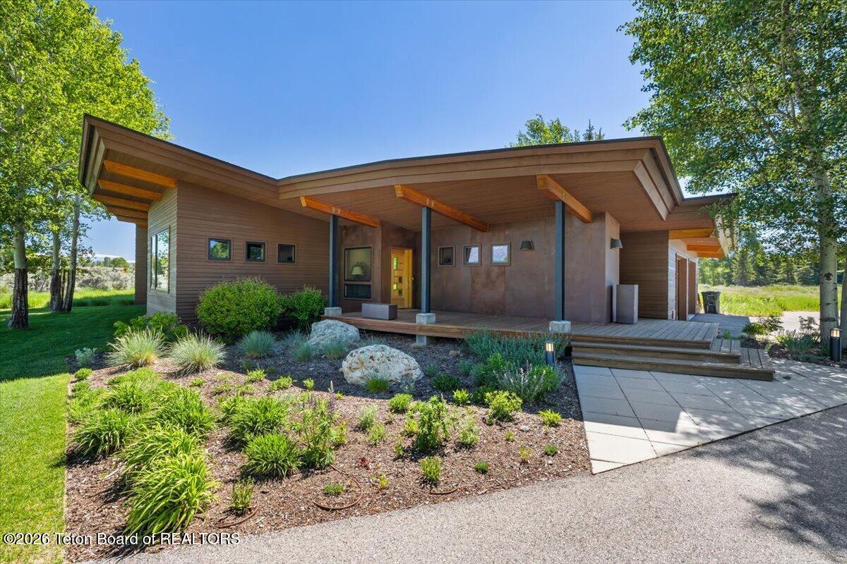 130 STINNETT Drive