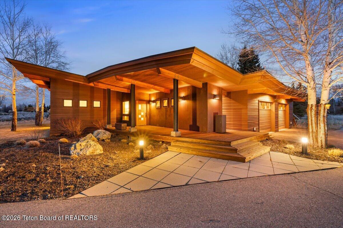 130 STINNETT Drive
