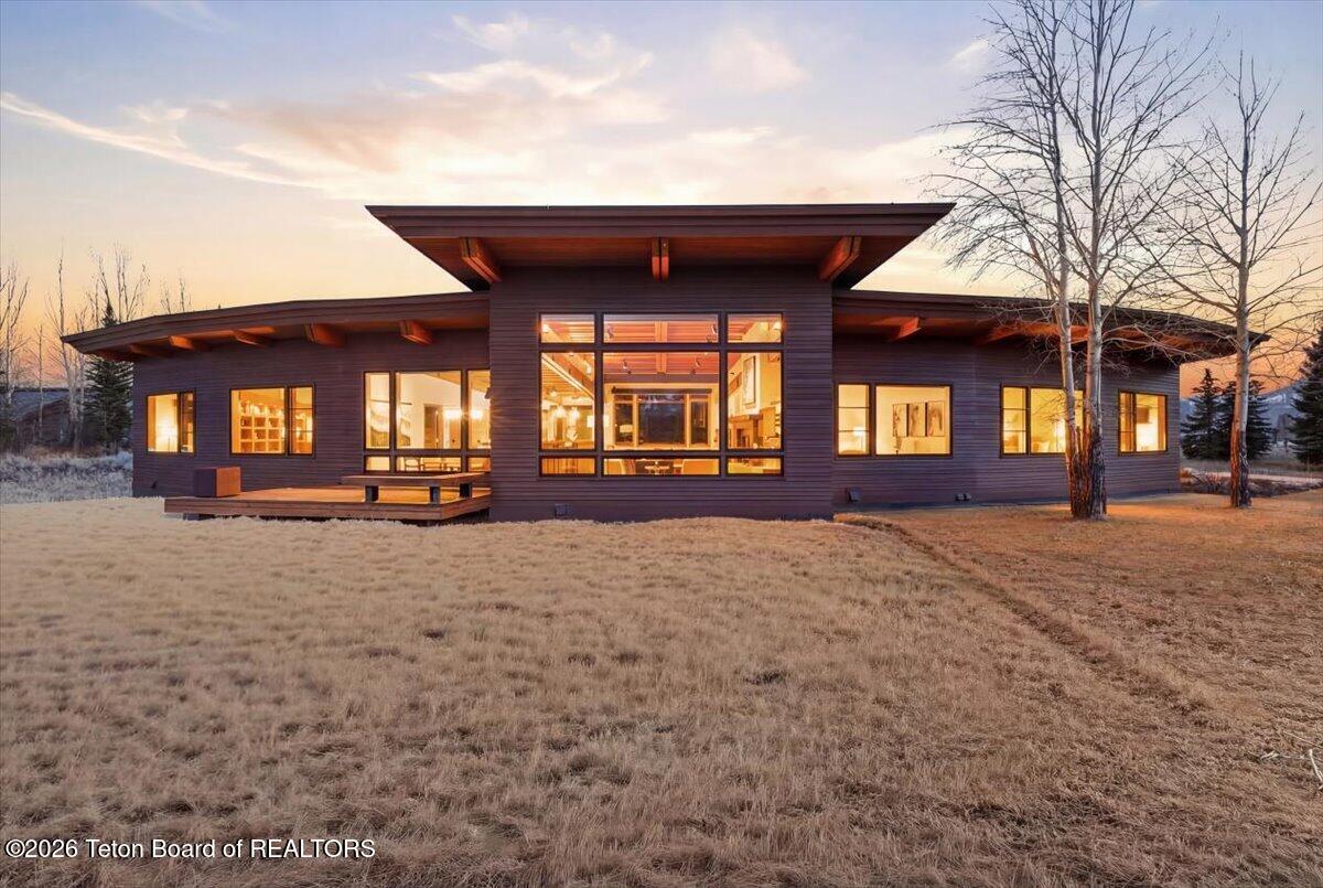 130 STINNETT Drive
