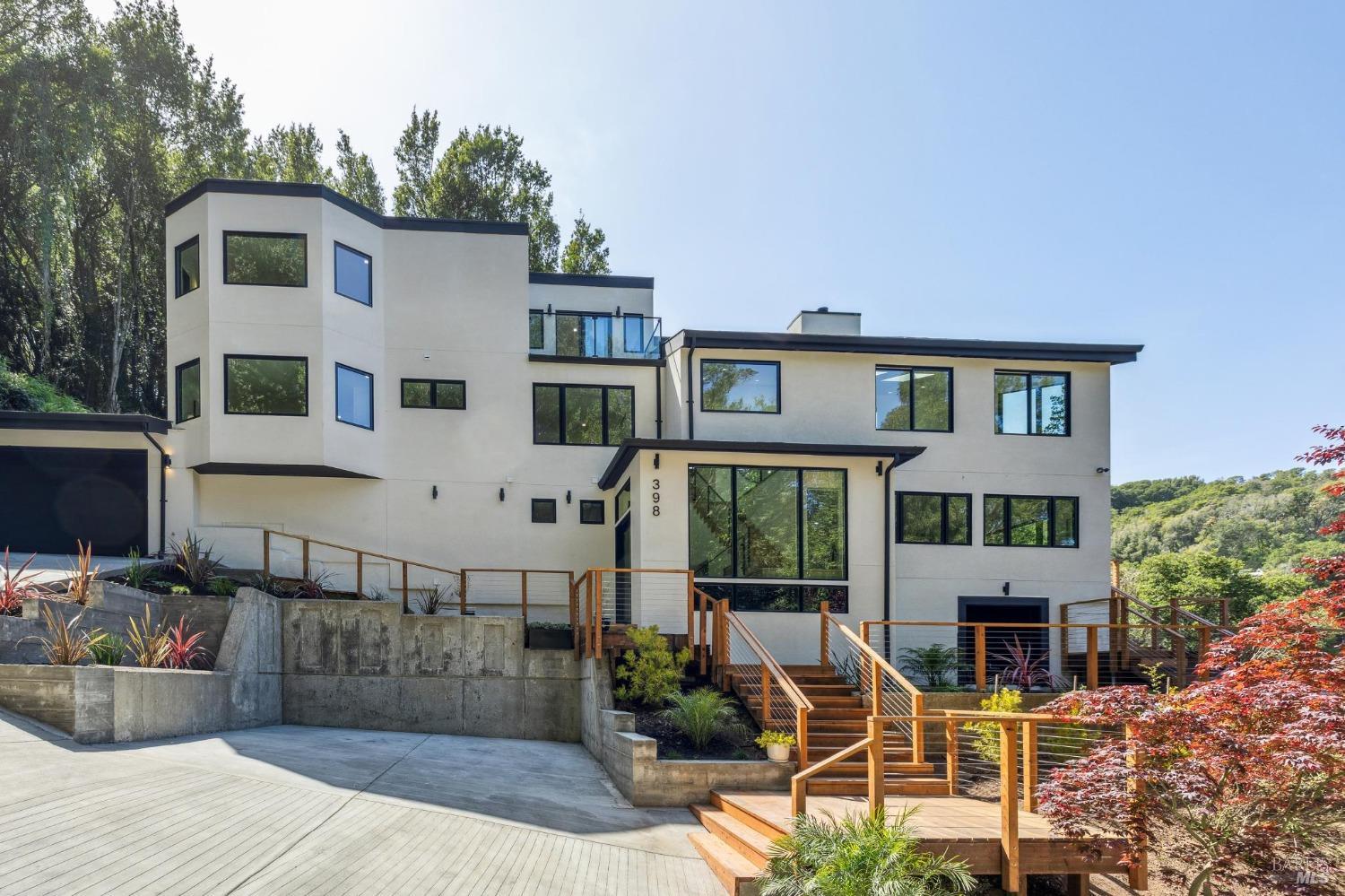 398 N Ferndale Ave