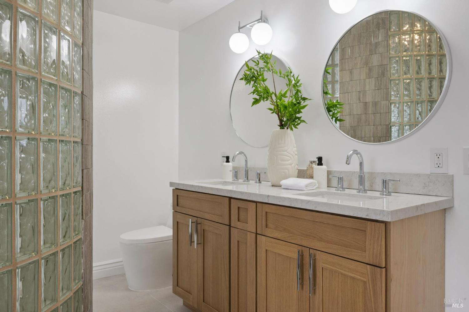 16 Dutch Valley Lane