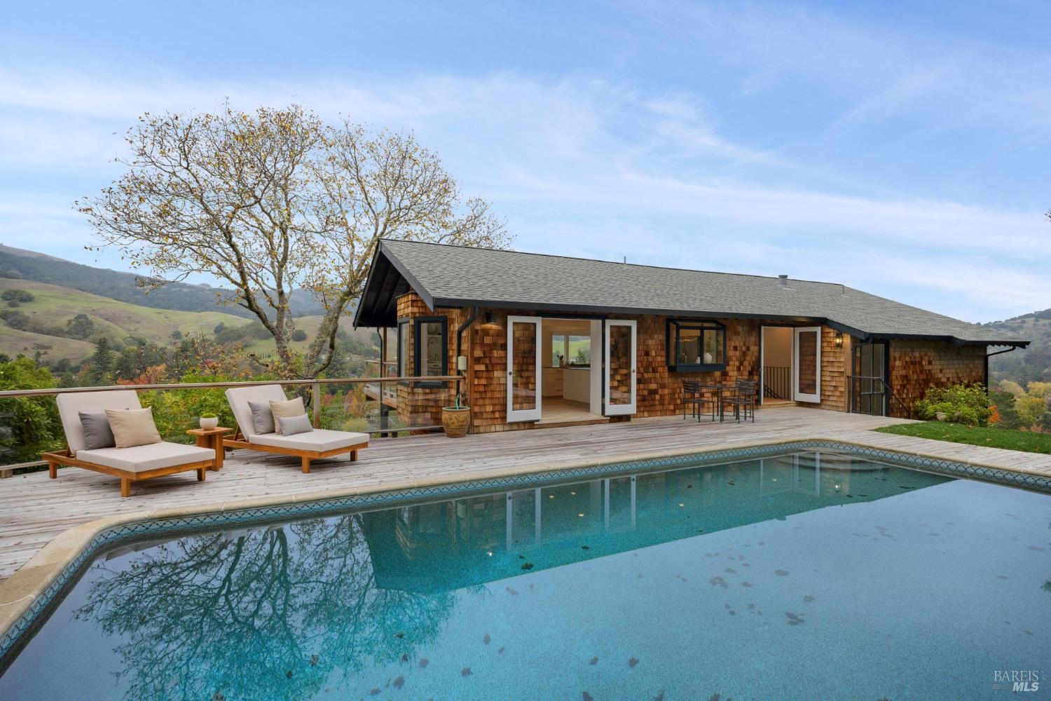 16 Dutch Valley Lane