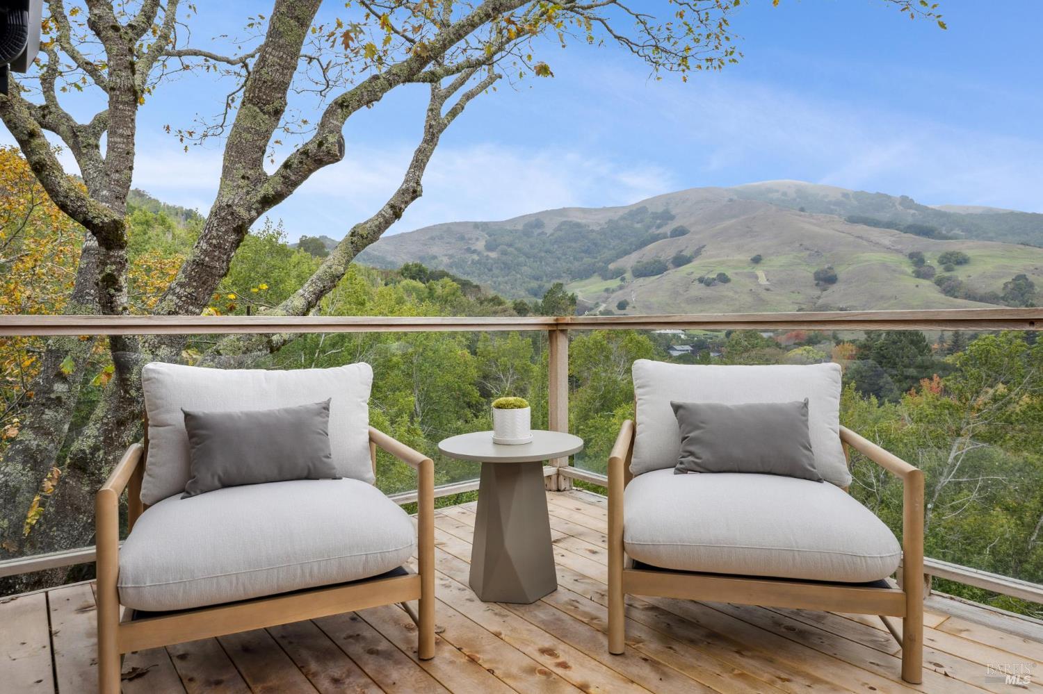 16 Dutch Valley Lane