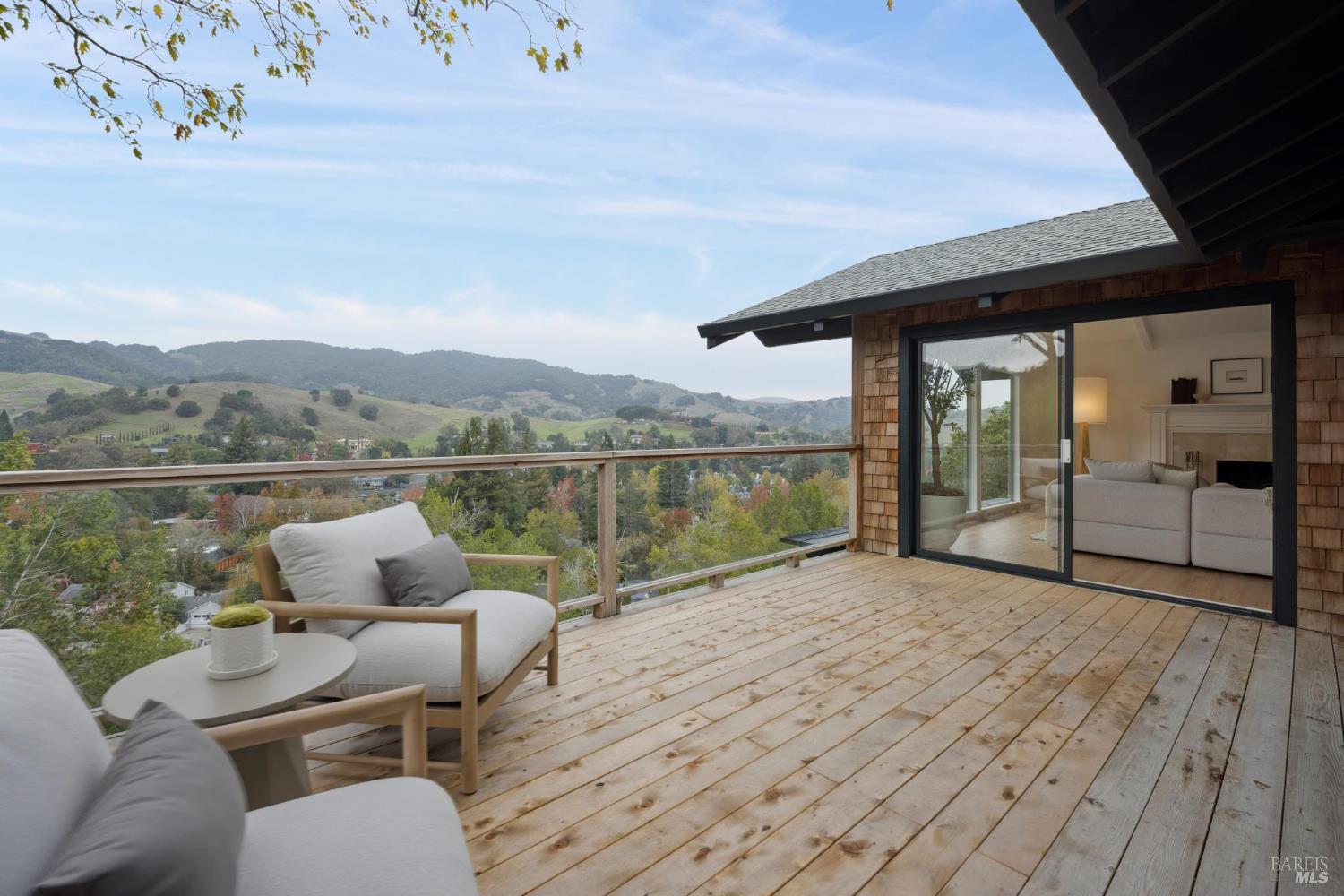 16 Dutch Valley Lane